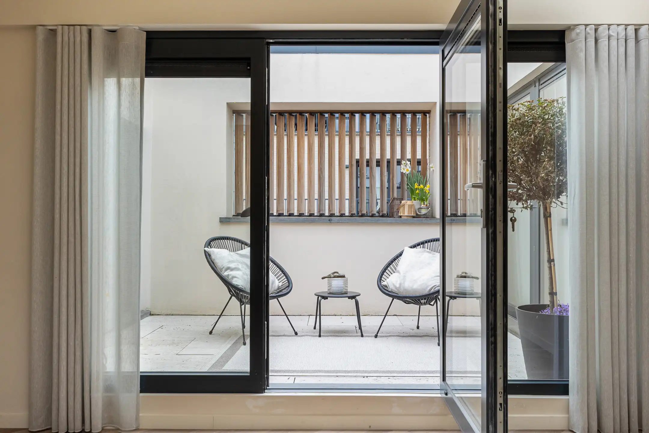 ANTWERPEN-ZUID - Achterhuis met terras en garage foto 10