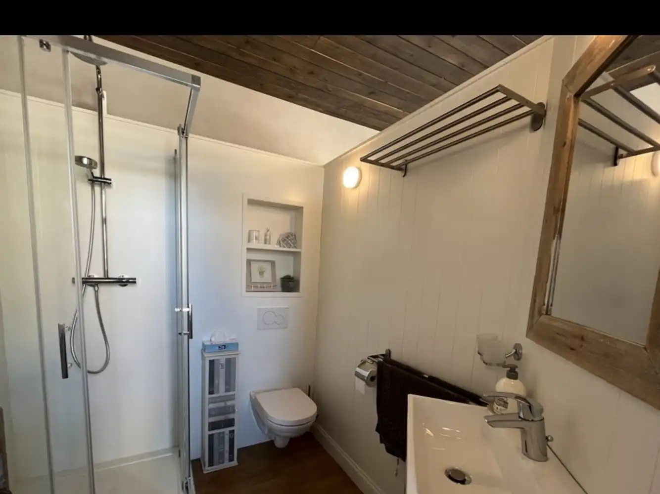 Op steenworp van Brugge centrum, INSTAPKLAAR CHARMANT ENERGIEZUINIG RUIM BURGERHUIS met MOOIE GROTE TUIN , 3 SLPKS en 3  badkamers foto 22