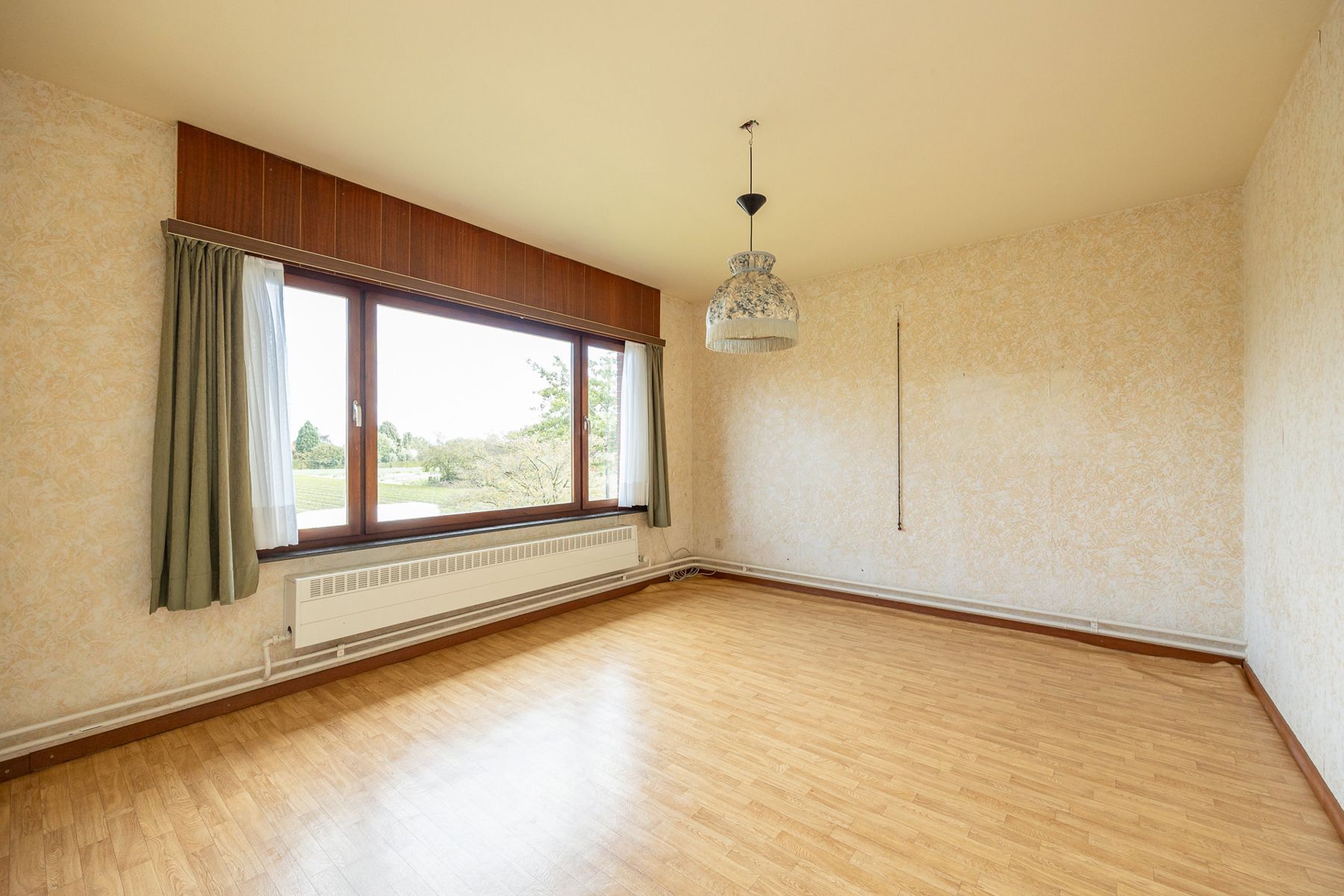 Ruime gezinswoning op een perceel van ca 2.612 m². foto 9