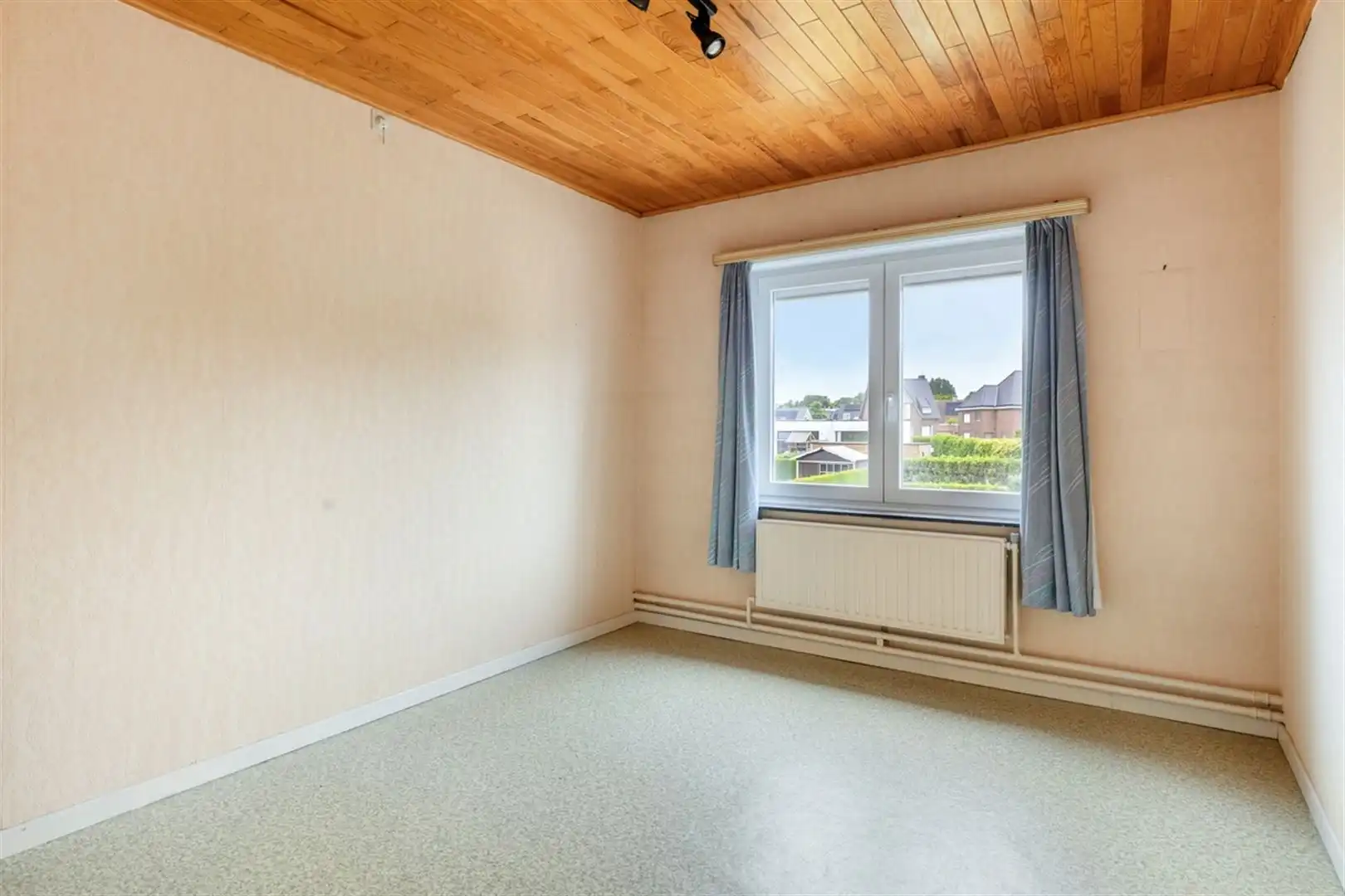 Statige te renoveren woning in deelgemeente Eine foto 11