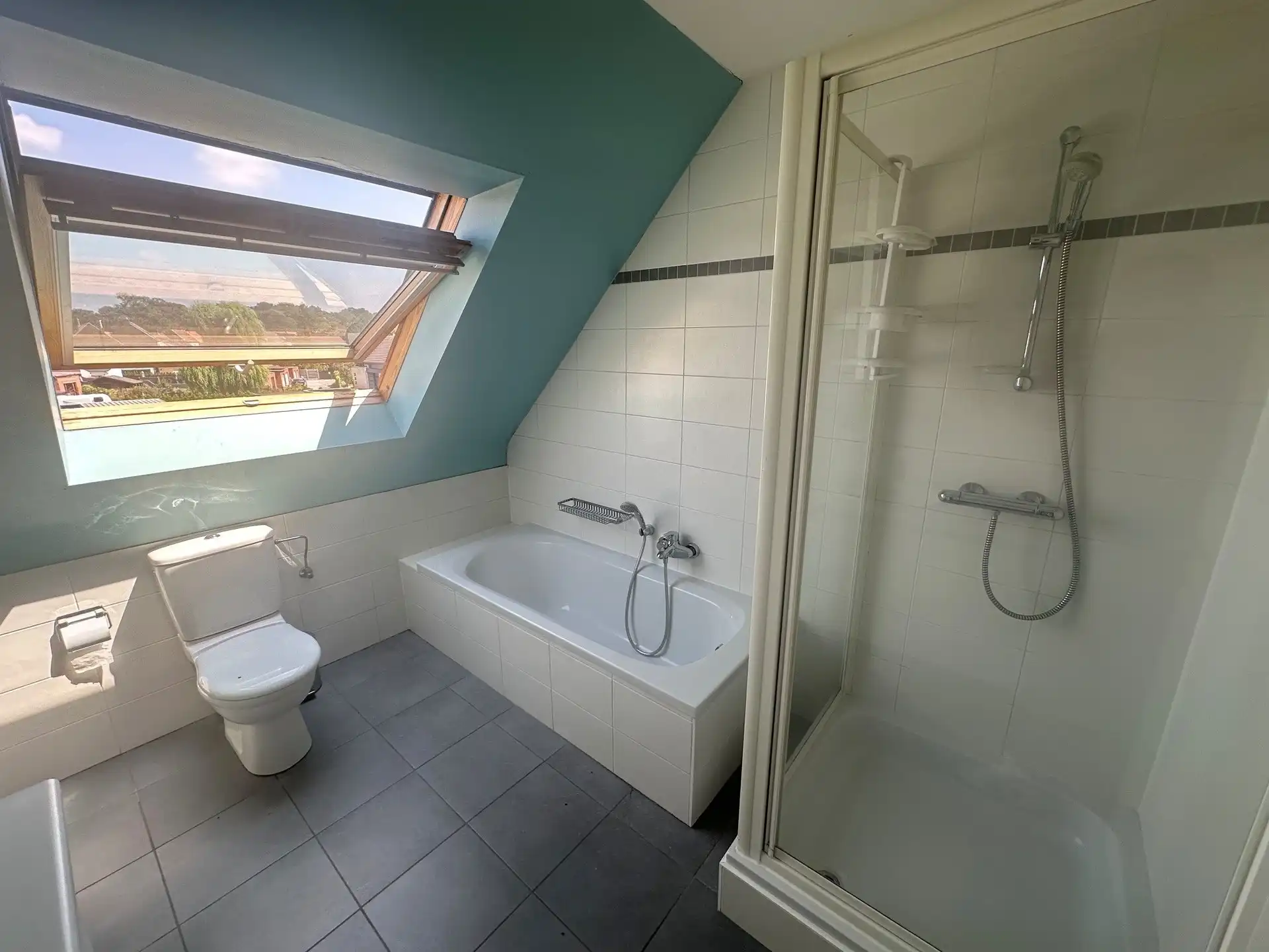 Rustig gelegen duplex appartement met carport foto 10