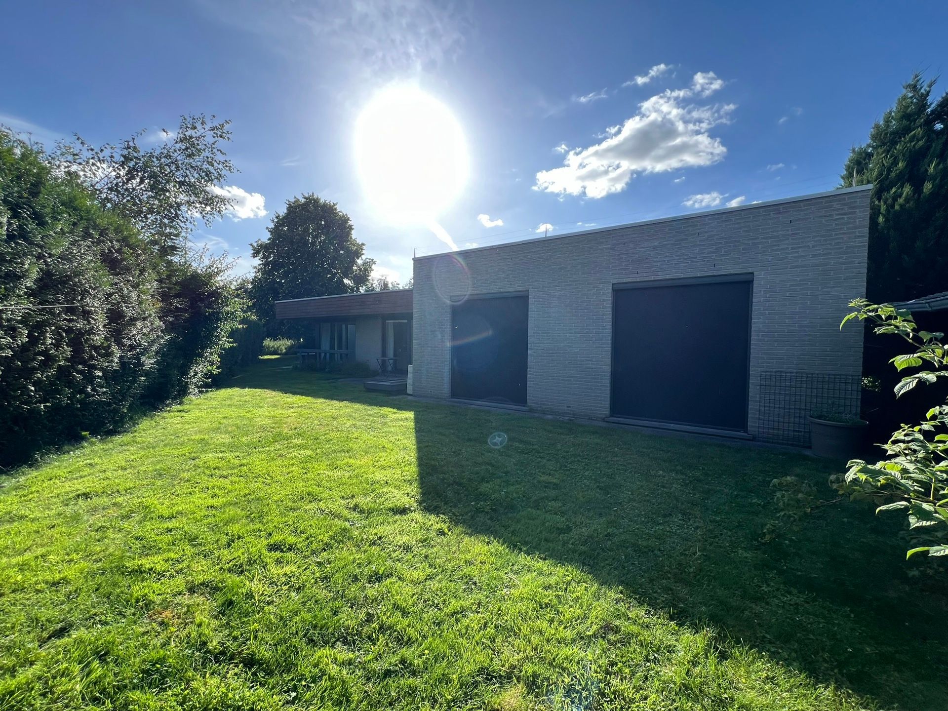 Woning in goede staat met garage op topligging foto 11