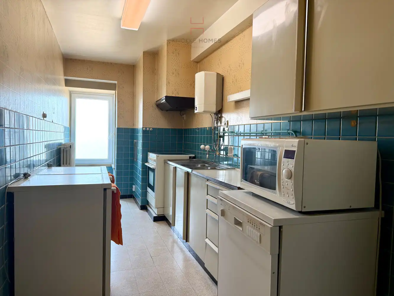 Ruim vier-slaapkamerappartement met prachtig frontaal zeezicht foto 7