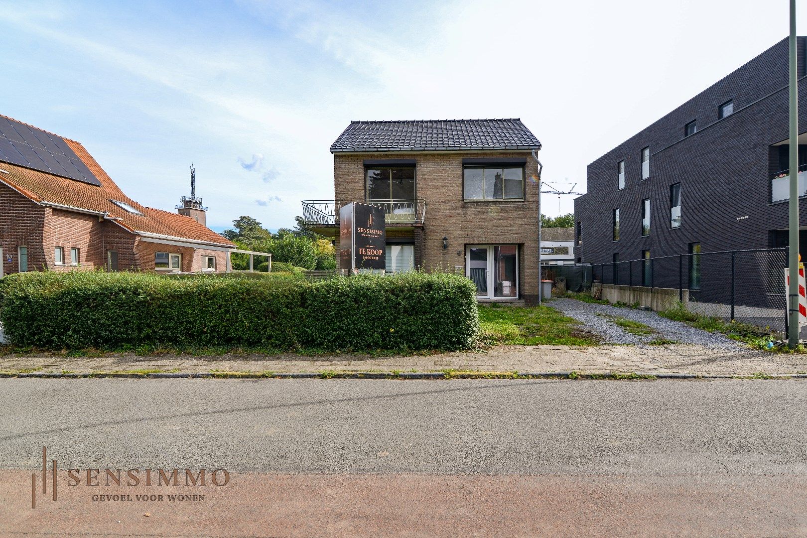 Op te frissen vrijstaande woning met 4 slaapkamers op 6a perceel te Eisden foto 1