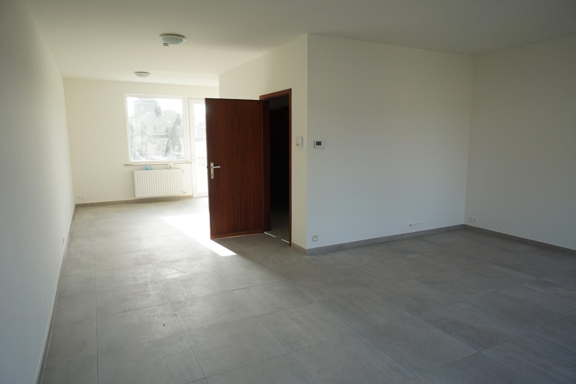 Woning met 3 slaapkamers + ruime garage foto 8