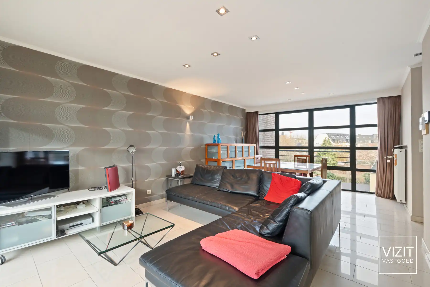 Appartement met twee slaapkamers en garage foto 3