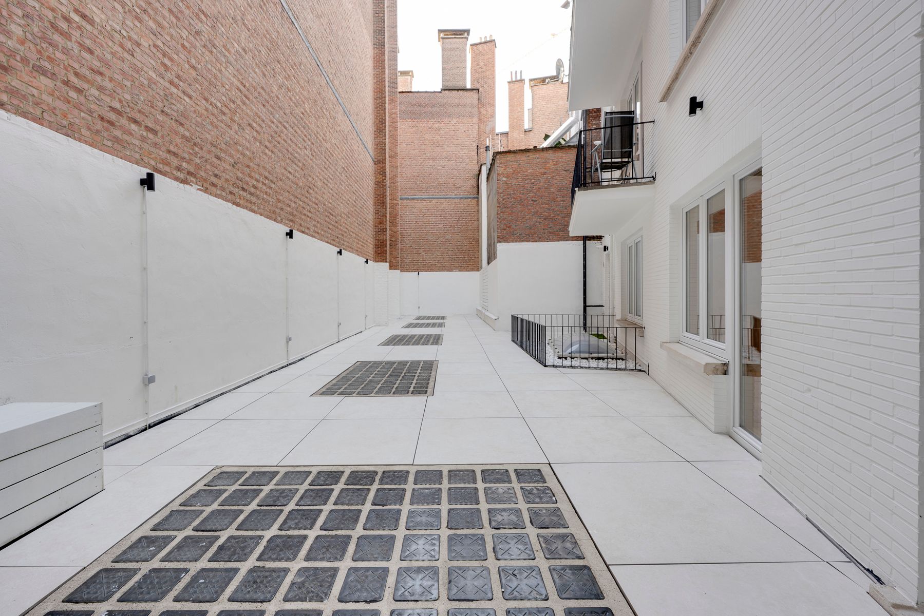 Gerenoveerd 3-slaapkamerappartement met ruim terras foto 9