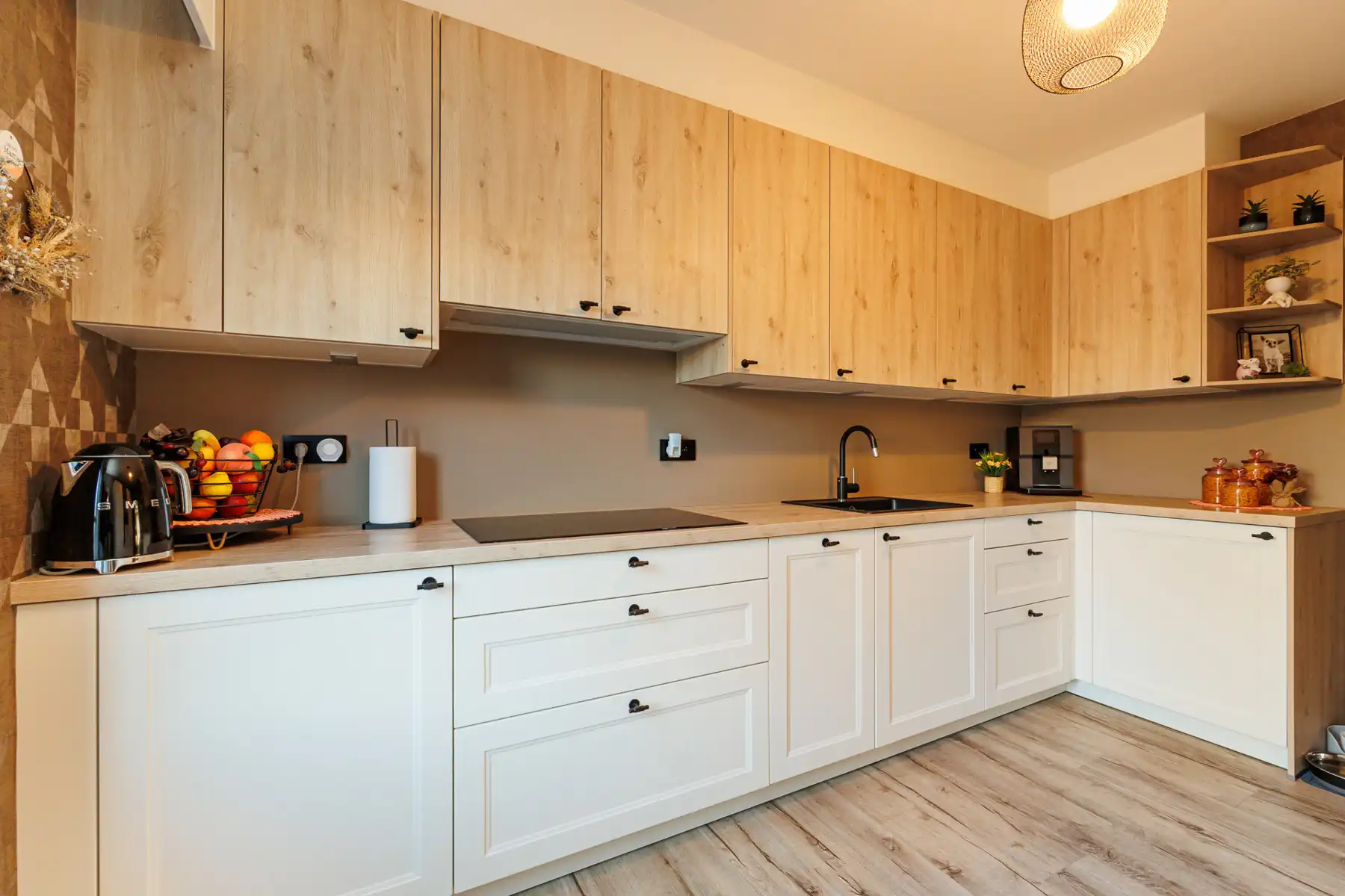 Gelijkvloers appartement met twee onderhoudsvriendelijke tuinen! foto 6