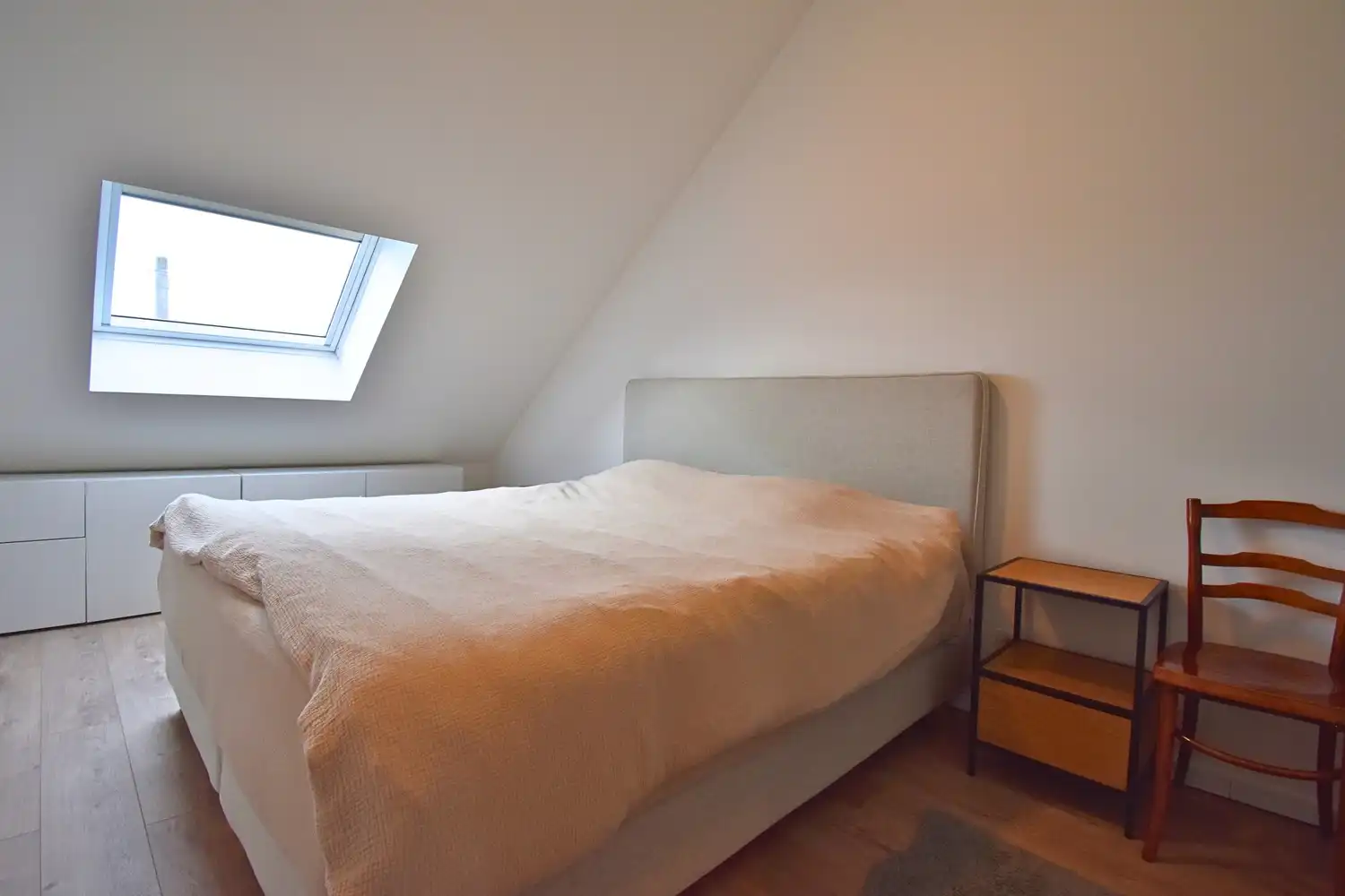 Verzorgd appartement met 2 slaapkamers en terras te huur nabij het centrum van Sint-Pieters-Leeuw foto 9