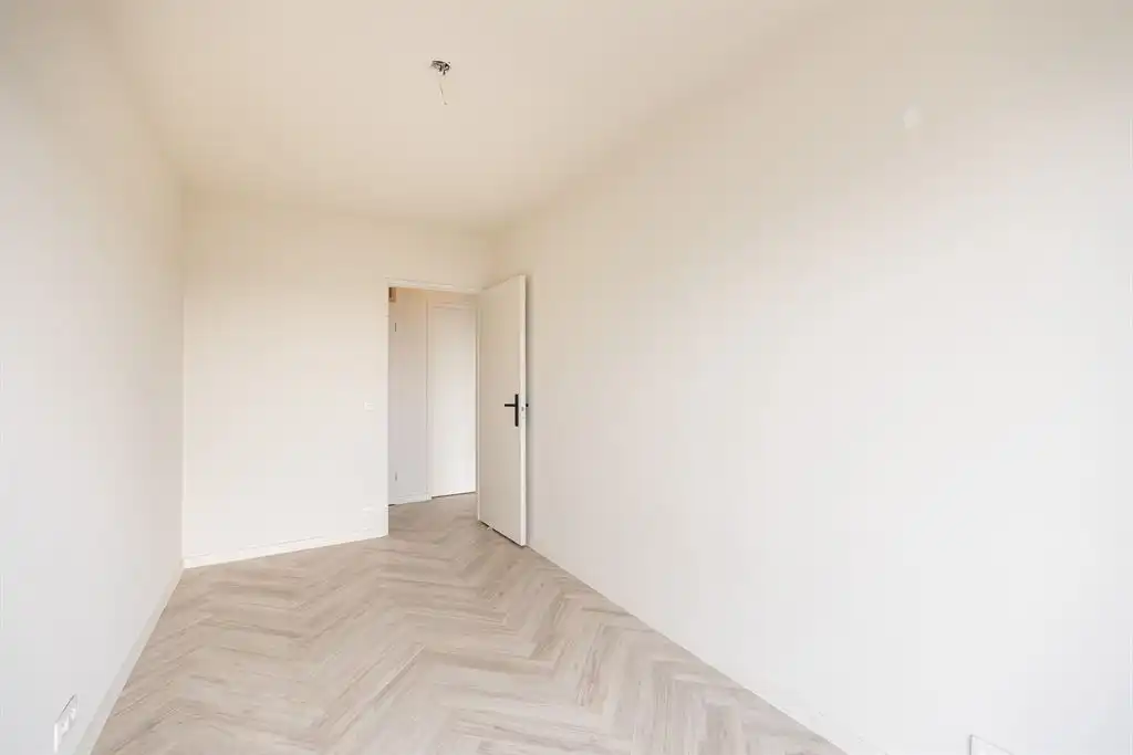Gerenoveerd appartement met panoramisch zicht foto 16