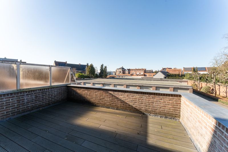 Roeselare : zeer ruim en lichtrijk appartement aan de rand van het centrum met 2 slps, terras vooraan en groot terras achteraan, opp 115 m2 foto 12