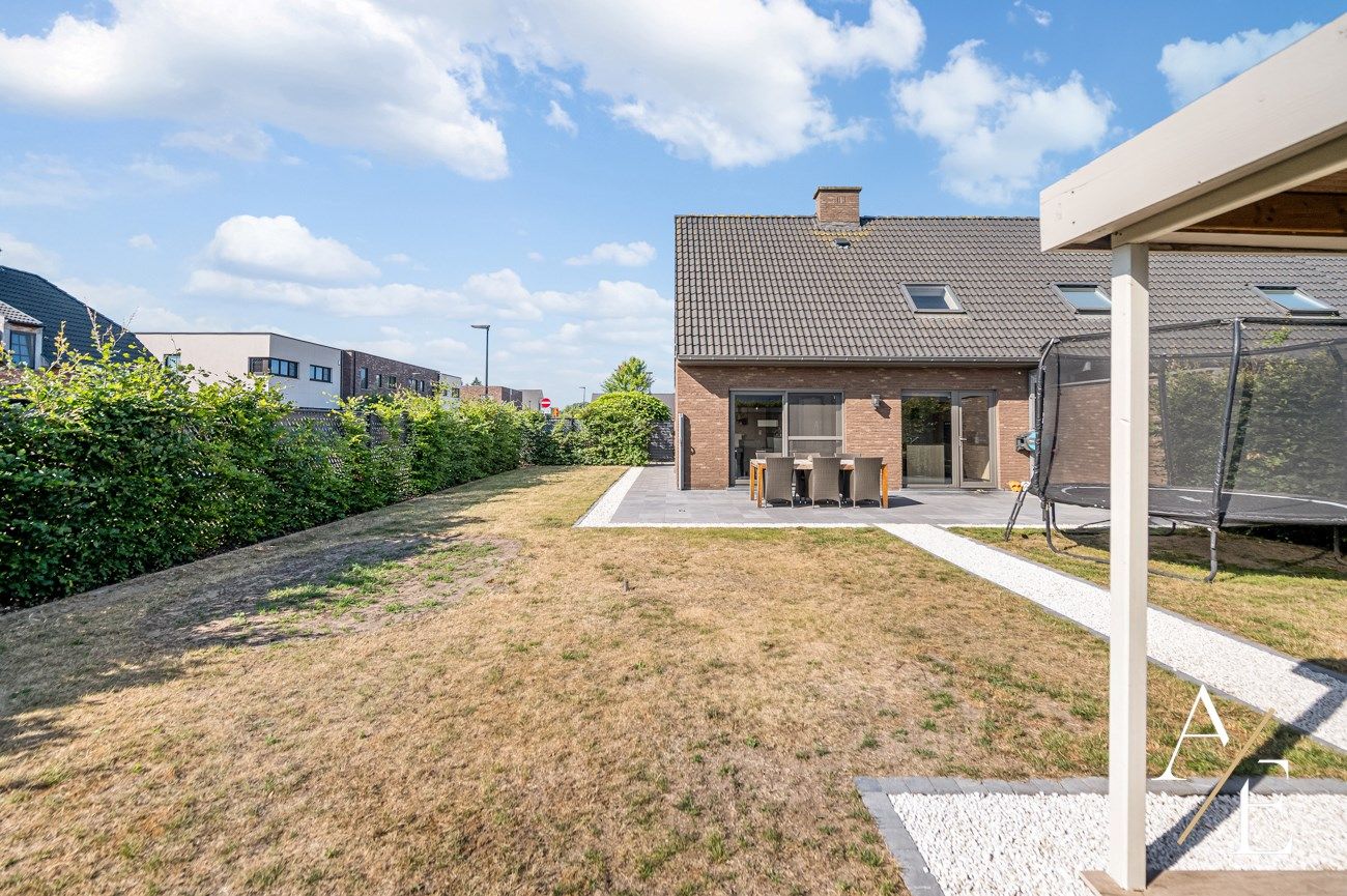 MELLE - Instapklare woning met gezellige tuin, terras en pergola in kindvriendelijke wijk foto 11