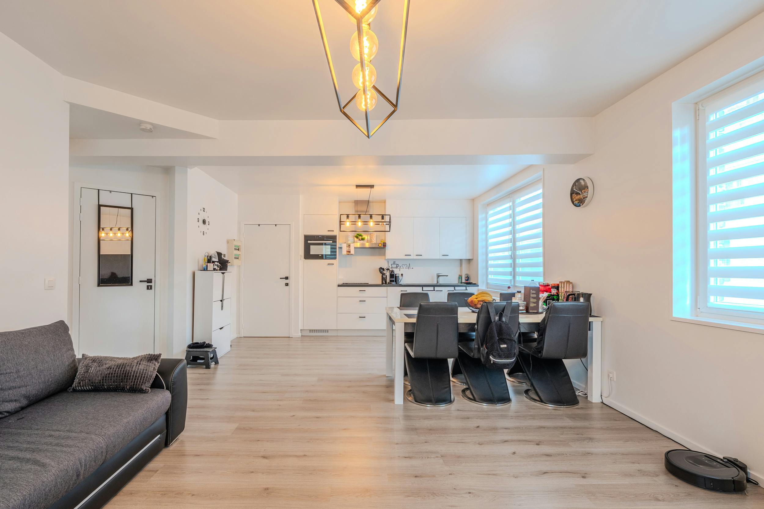 Opbrengsteigendom te koop met 3 vergunde entiteiten foto 9