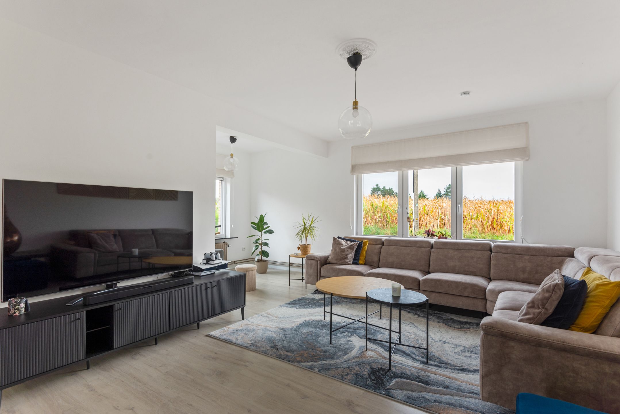Instapkl. Half-open woning met 3 slpk, polyv. zolder, gar., oprit en tuin foto 13