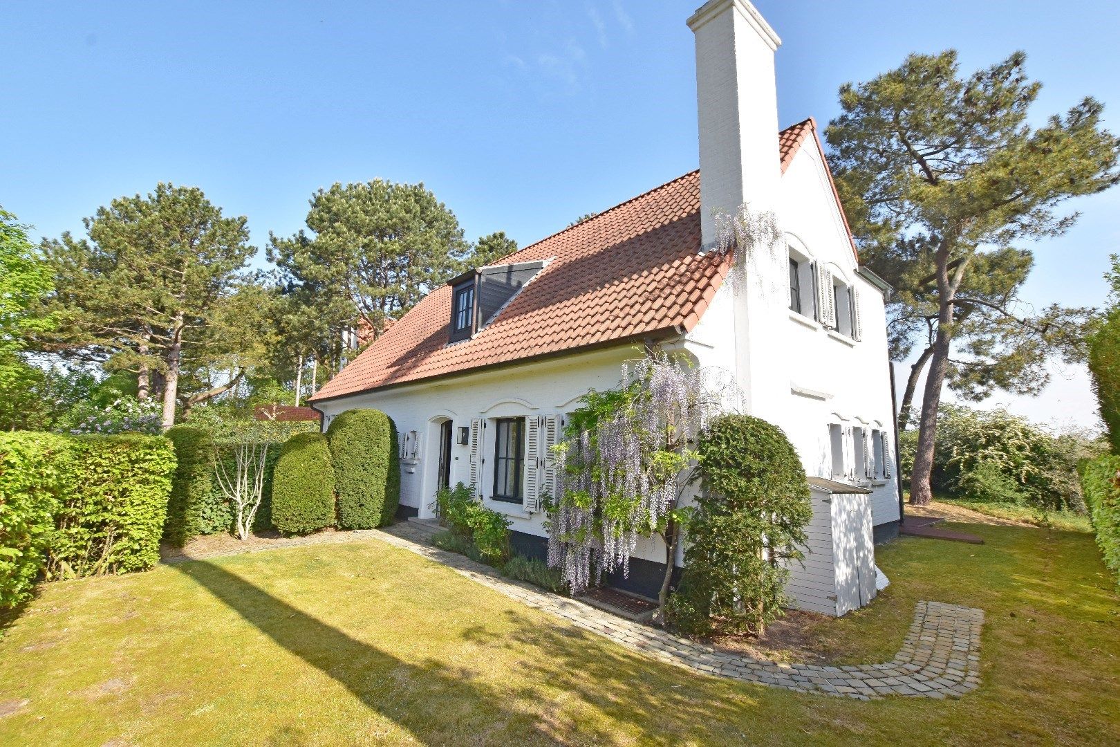 ()=>{if(producerUpdateValueVersion(node),producerAccessed(node),node.value===ERRORED)throw node.error;return node.value} Helmweg 21 - - 8300 Knokke-Heist