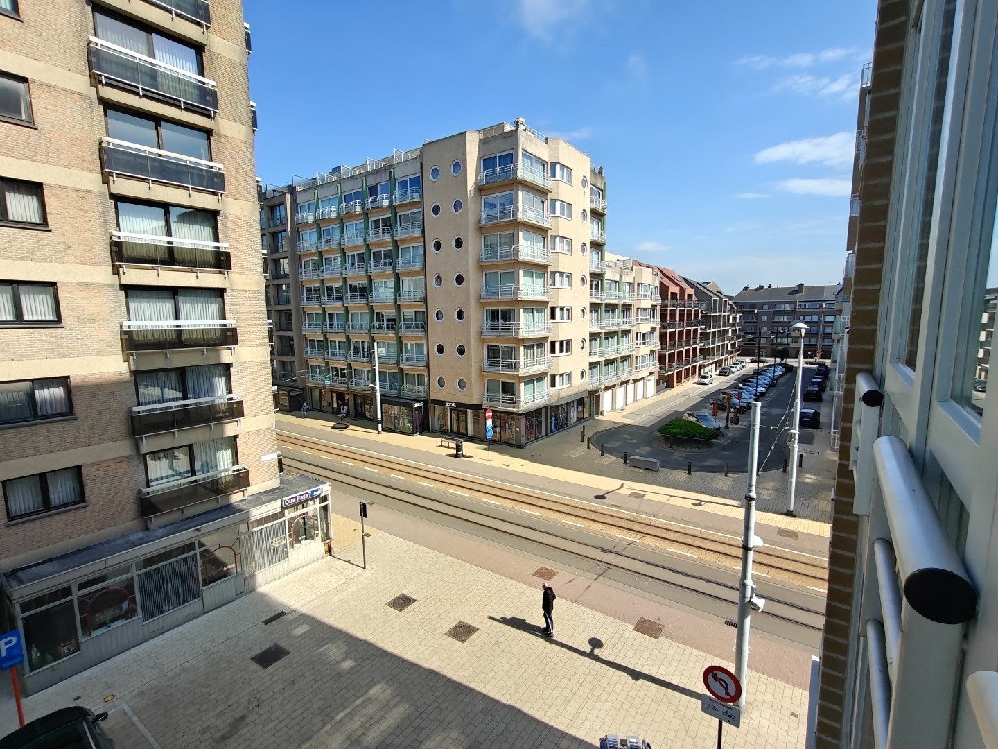 Zeer gezellig ingericht appartement met zijdelings zicht op zee foto 6