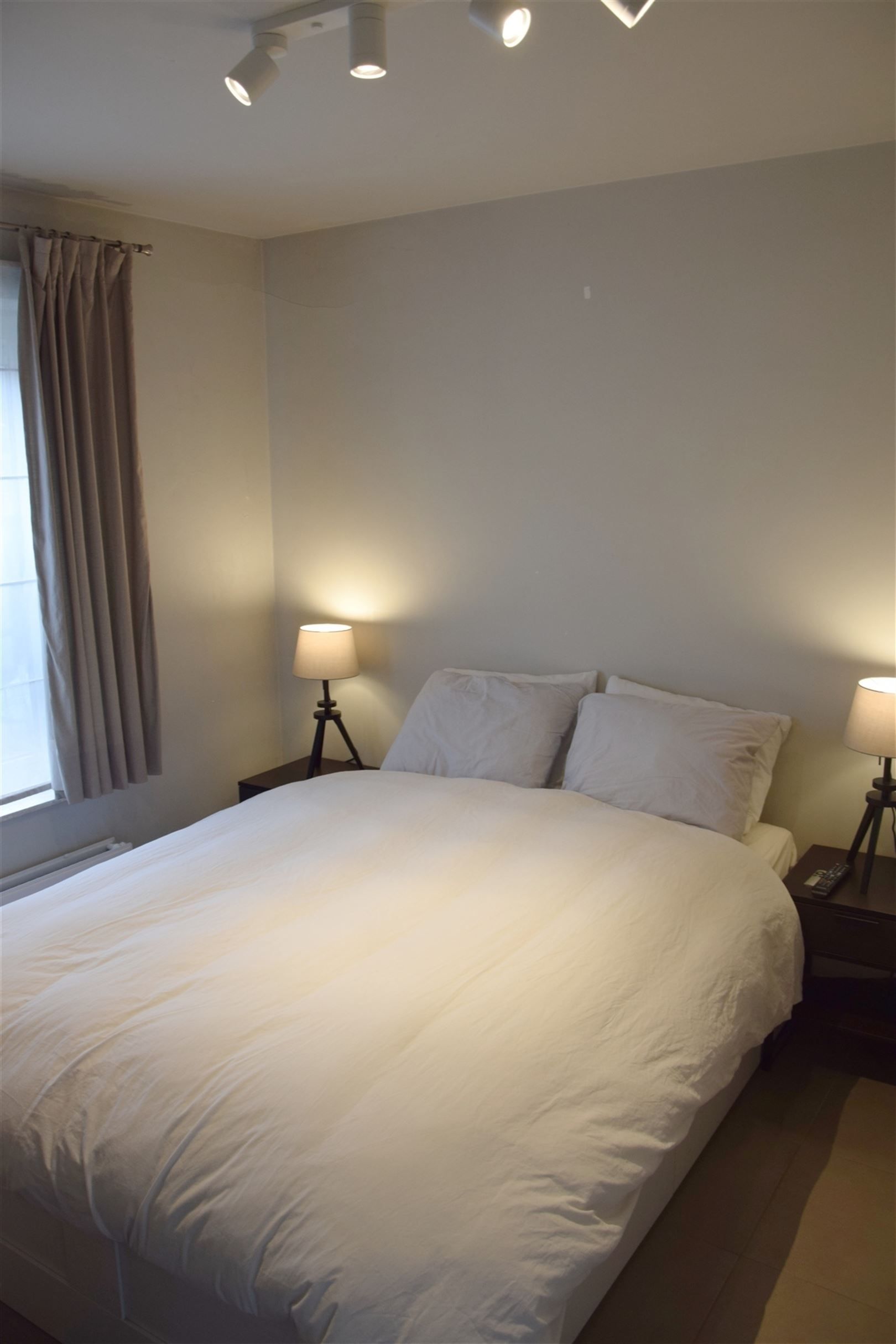 Aan de stadsrand, lichtrijk appartement met garage foto 5