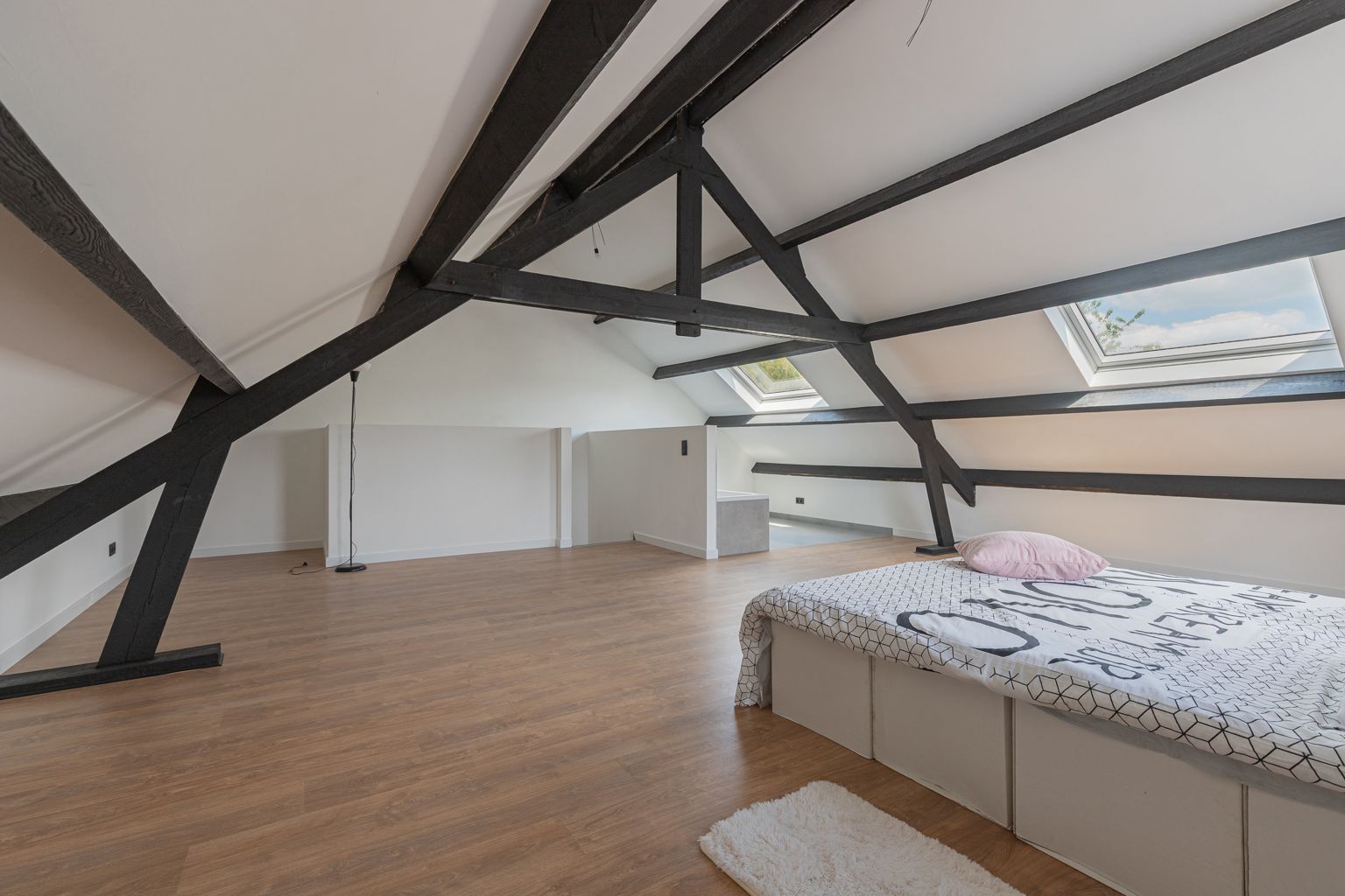 Instapklare gezinswoning met garage in hartje Sint-Amands! foto 12
