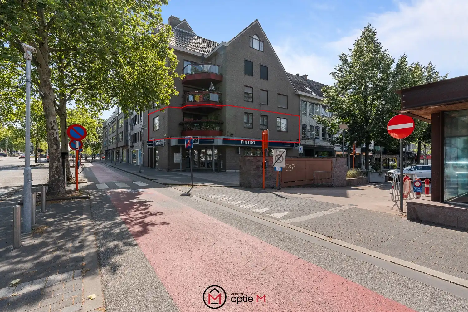 Ruim gerenoveerd appartement van 170 m² met 4 slaapkamers en twee terrassen in hartje Genk foto 30