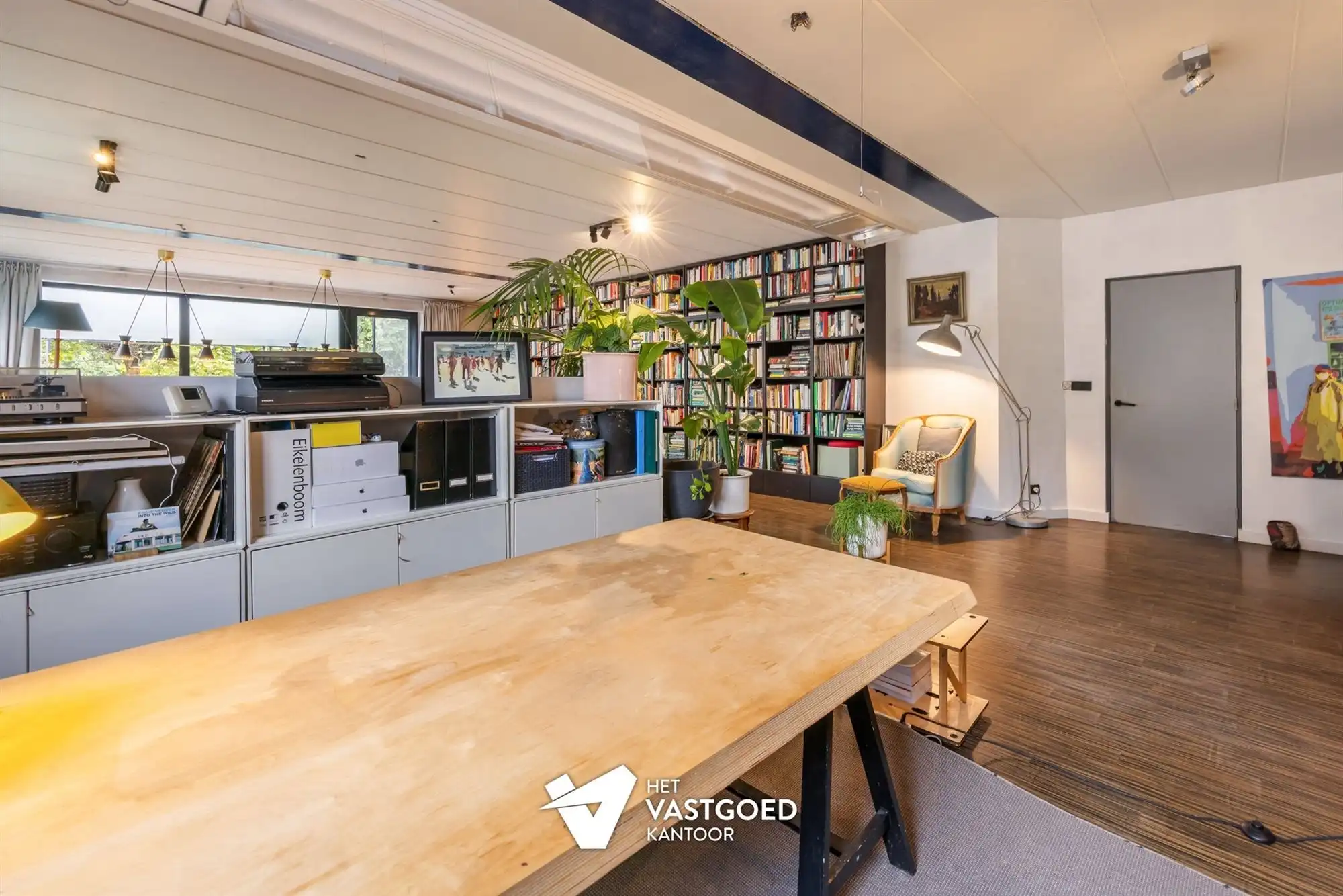 RUIME WONING MET COMMERCIELE OF MULTIFUNCTIONELE RUIMTE OP RUIM PERCEEL IN EEN GROENE OMGEVING foto 7