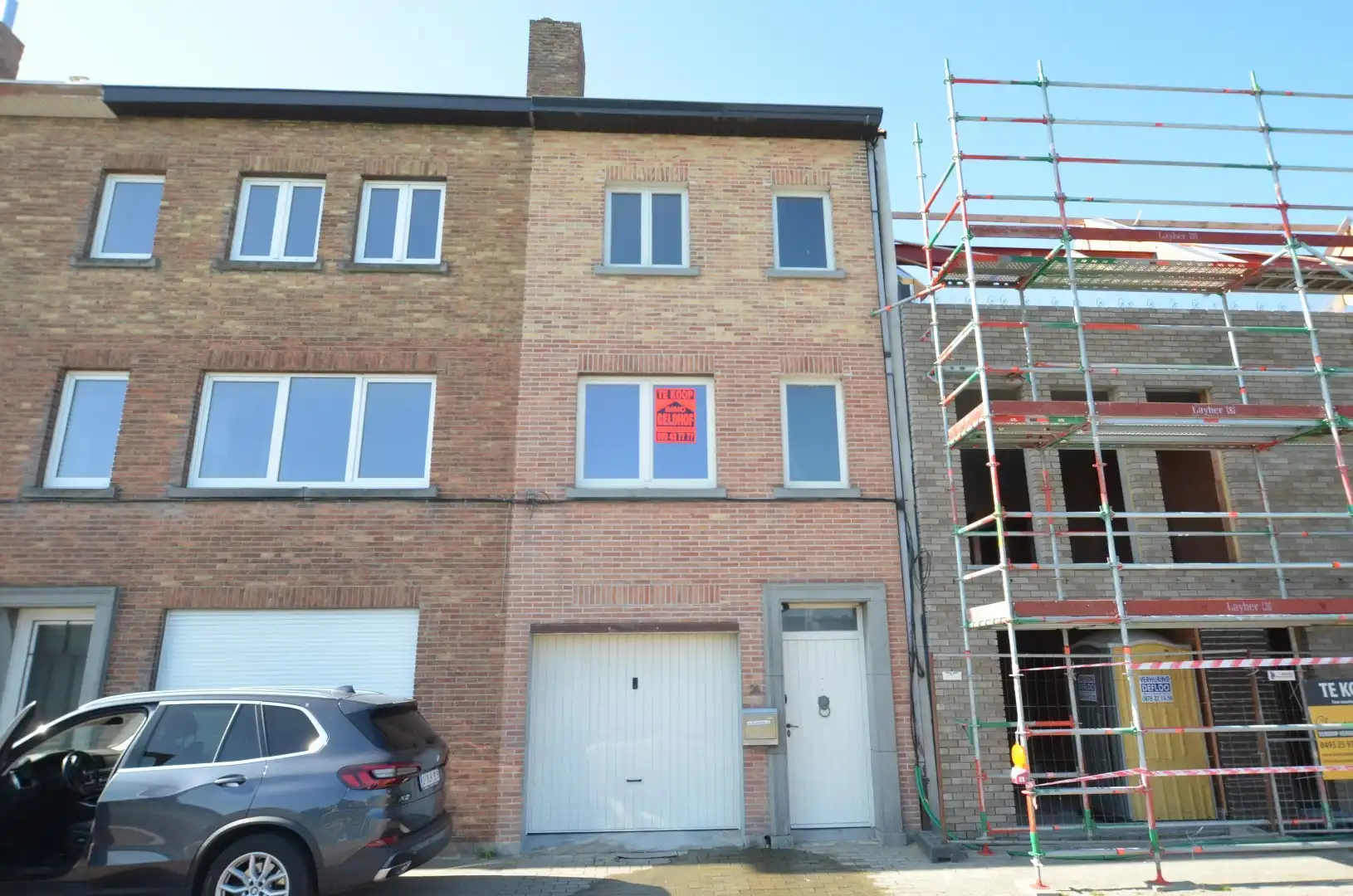 Ruim woonhuis met garage foto {{pictureIndex}}