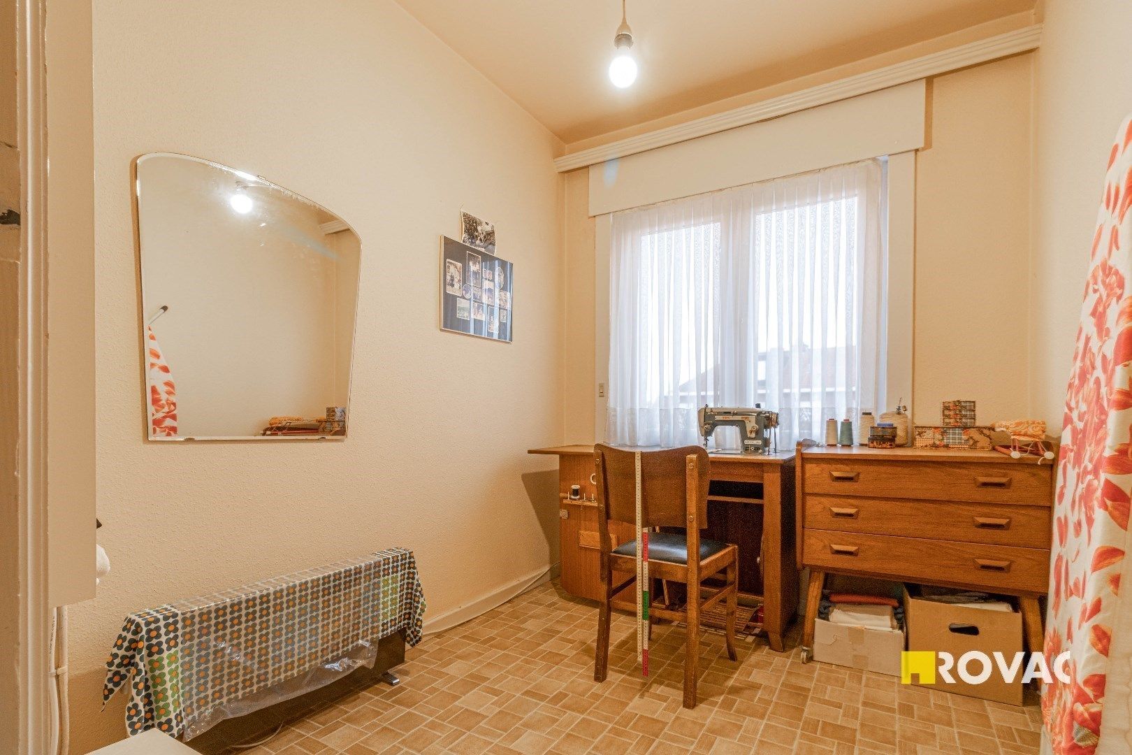 Rijwoning met 3 slaapkamers, garage en uitweg foto 12