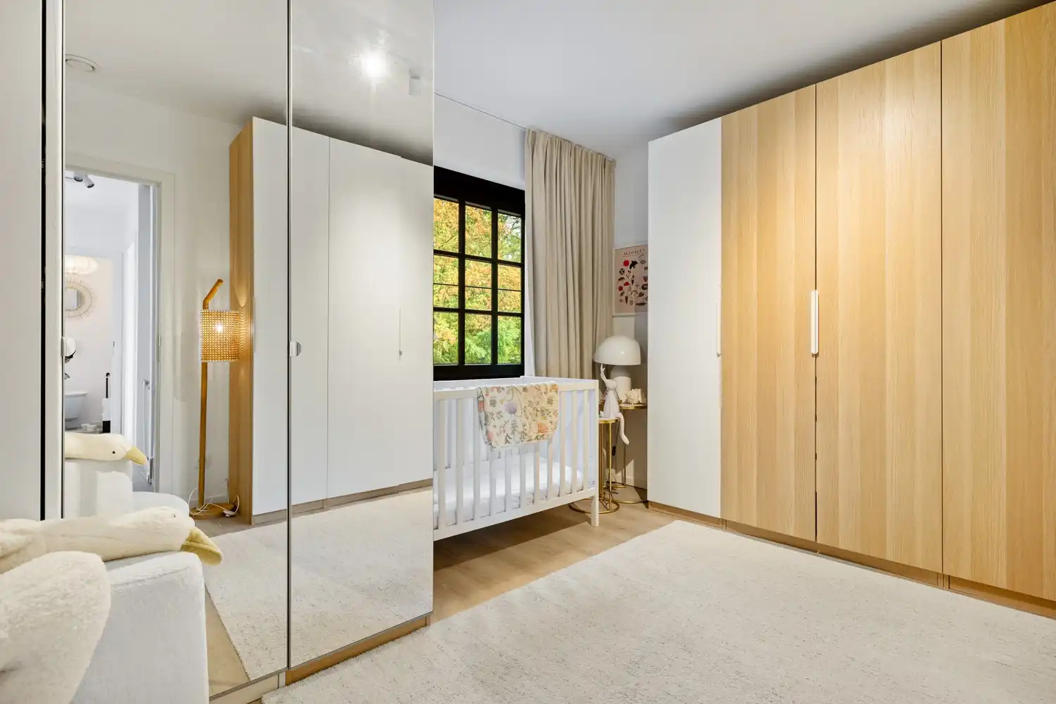 Half open bebouwing in een rustige wijk met 4 à 5 slaapkamers! foto 19