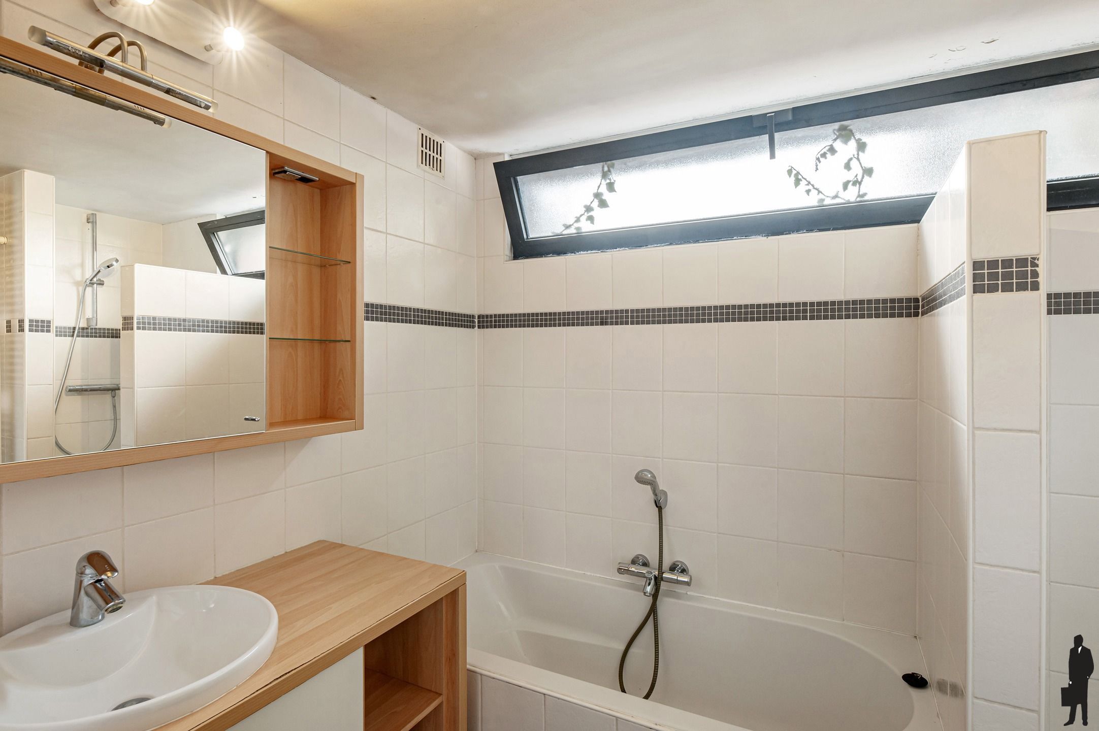 Voormalige dokterswoning in het centrum van Stabroek! foto 16