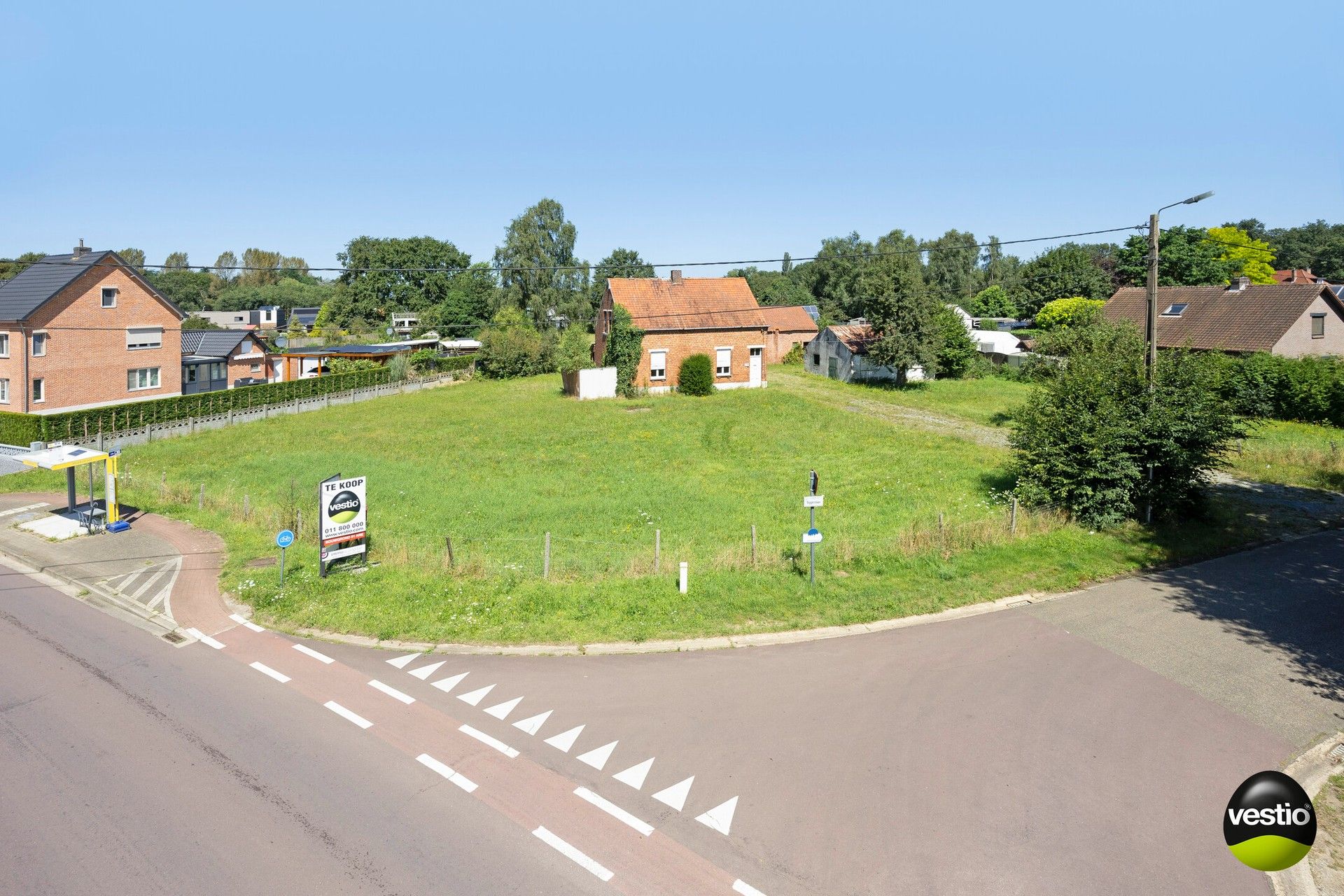 Hoofdfoto van de publicatie: Te renoveren hoeve op riante (project)grond van 51a 19ca te Heusden-Zolder