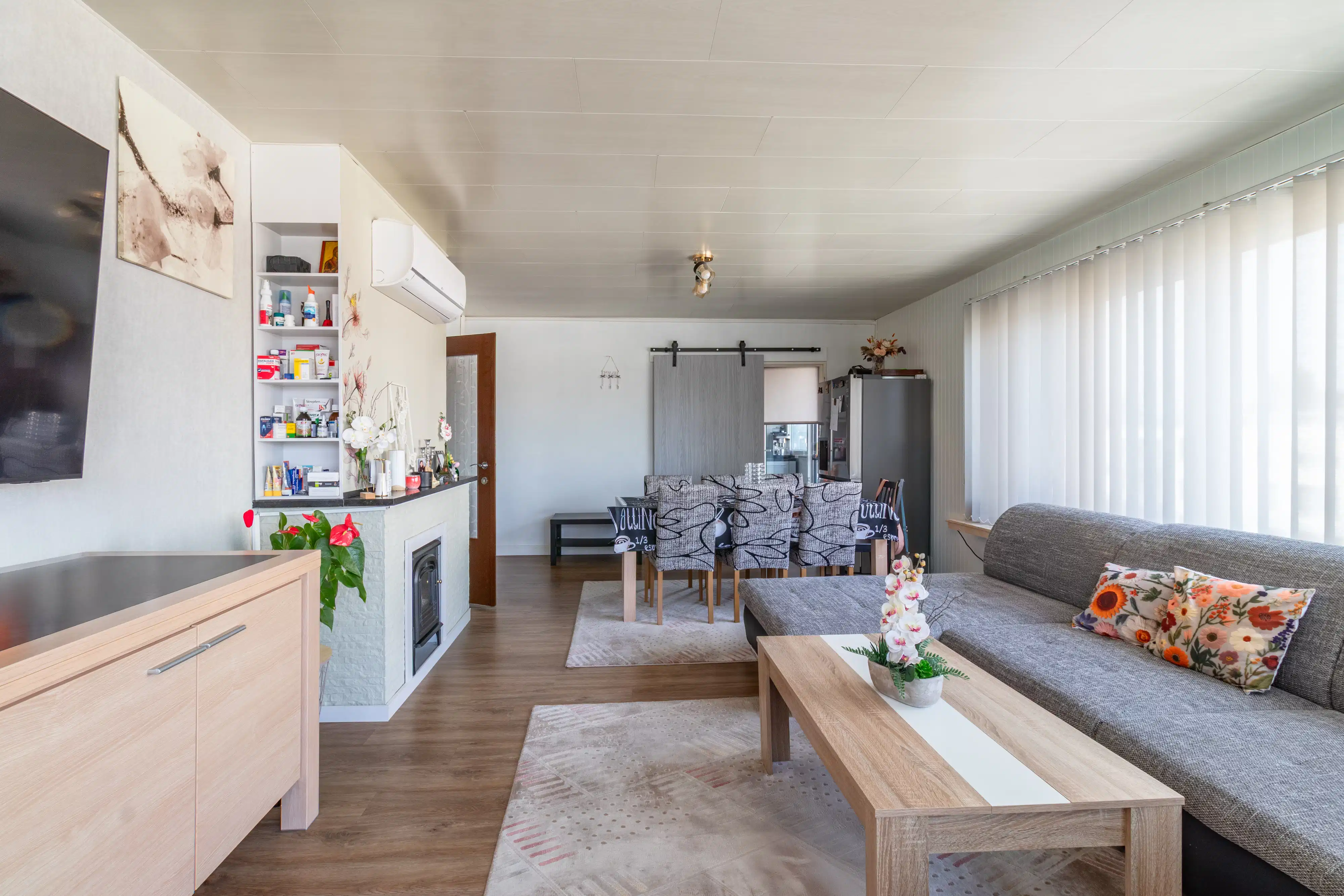 Ruim appartement met twee slaapkamers en terras foto 2