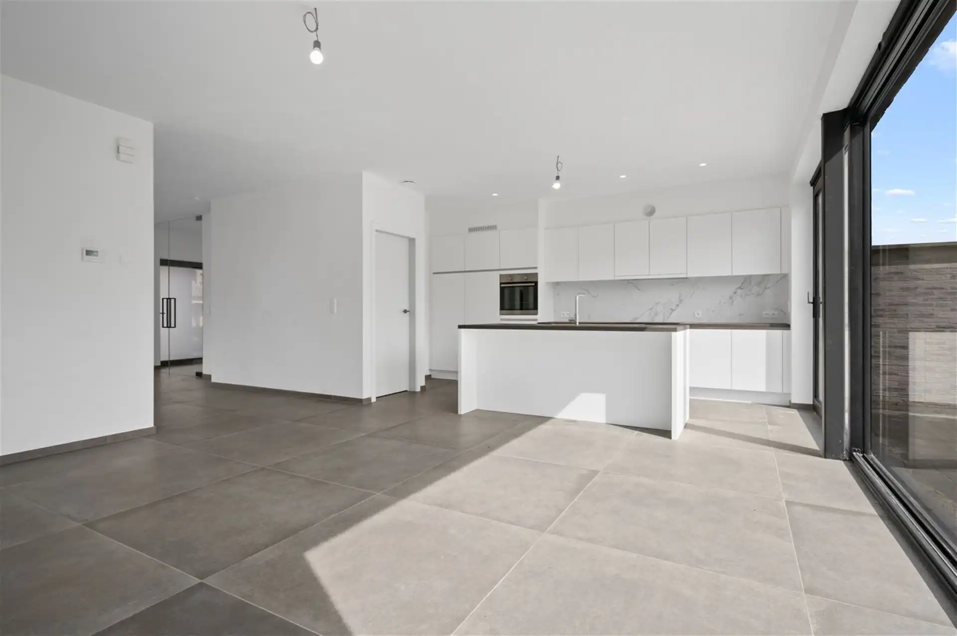Zeer ruime woning met 4 slpks en tuin foto 10