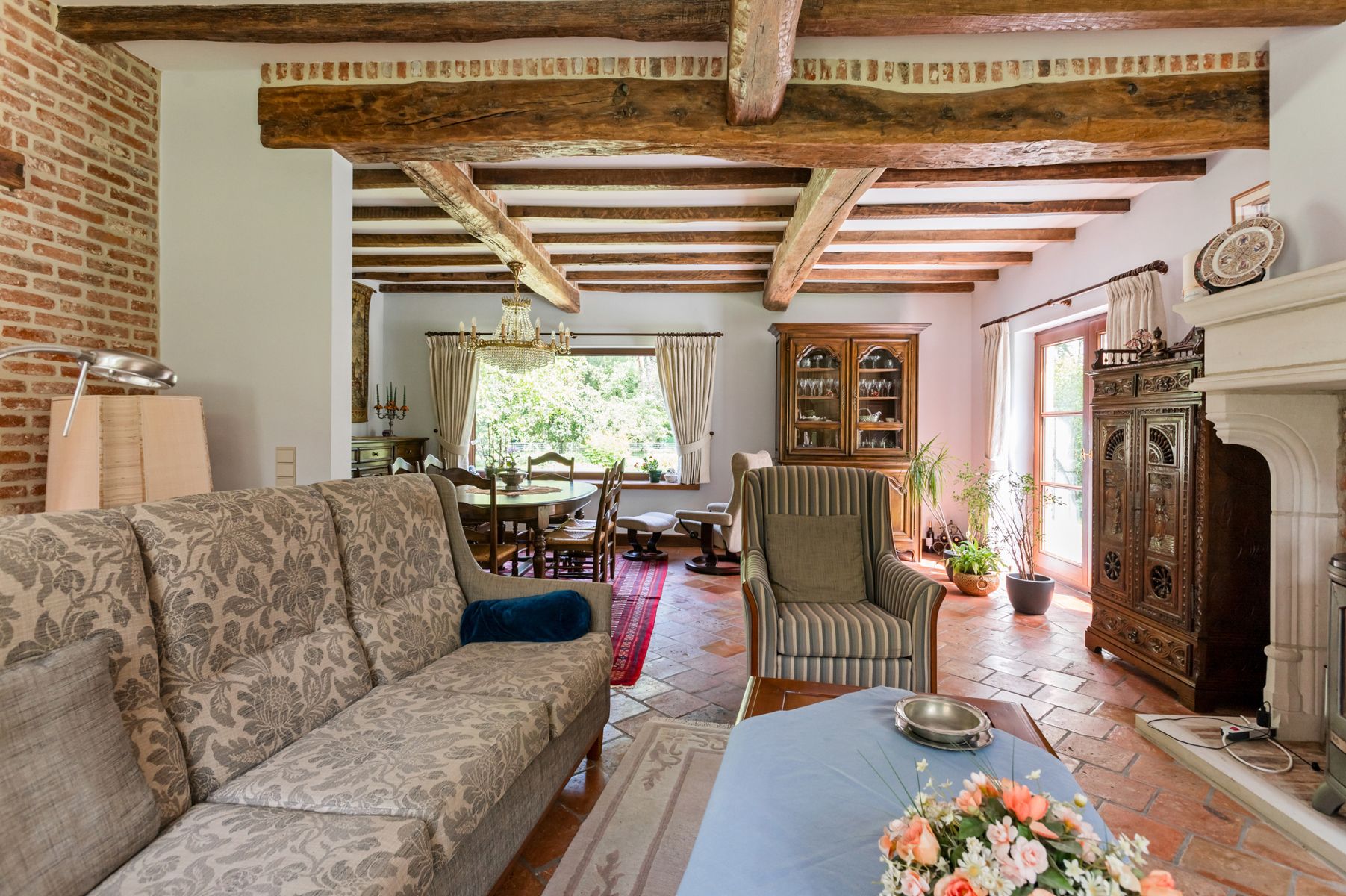 Goed onderhouden villa met prachtige tuin op ca. 3.136 m2. foto 8