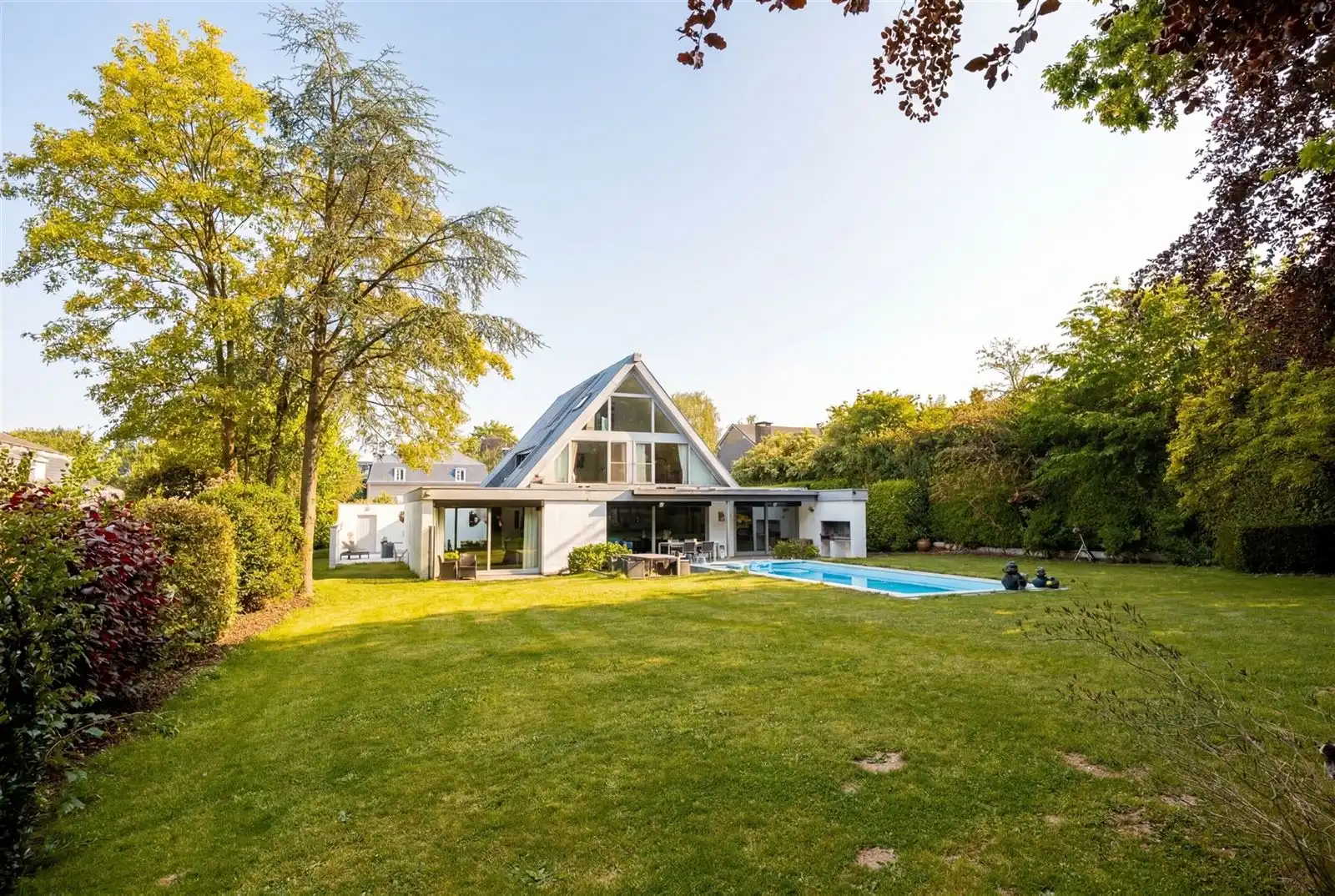 Hoofdfoto van de publicatie: Droomt u van exclusief wonen in alle rust en luxe? 
