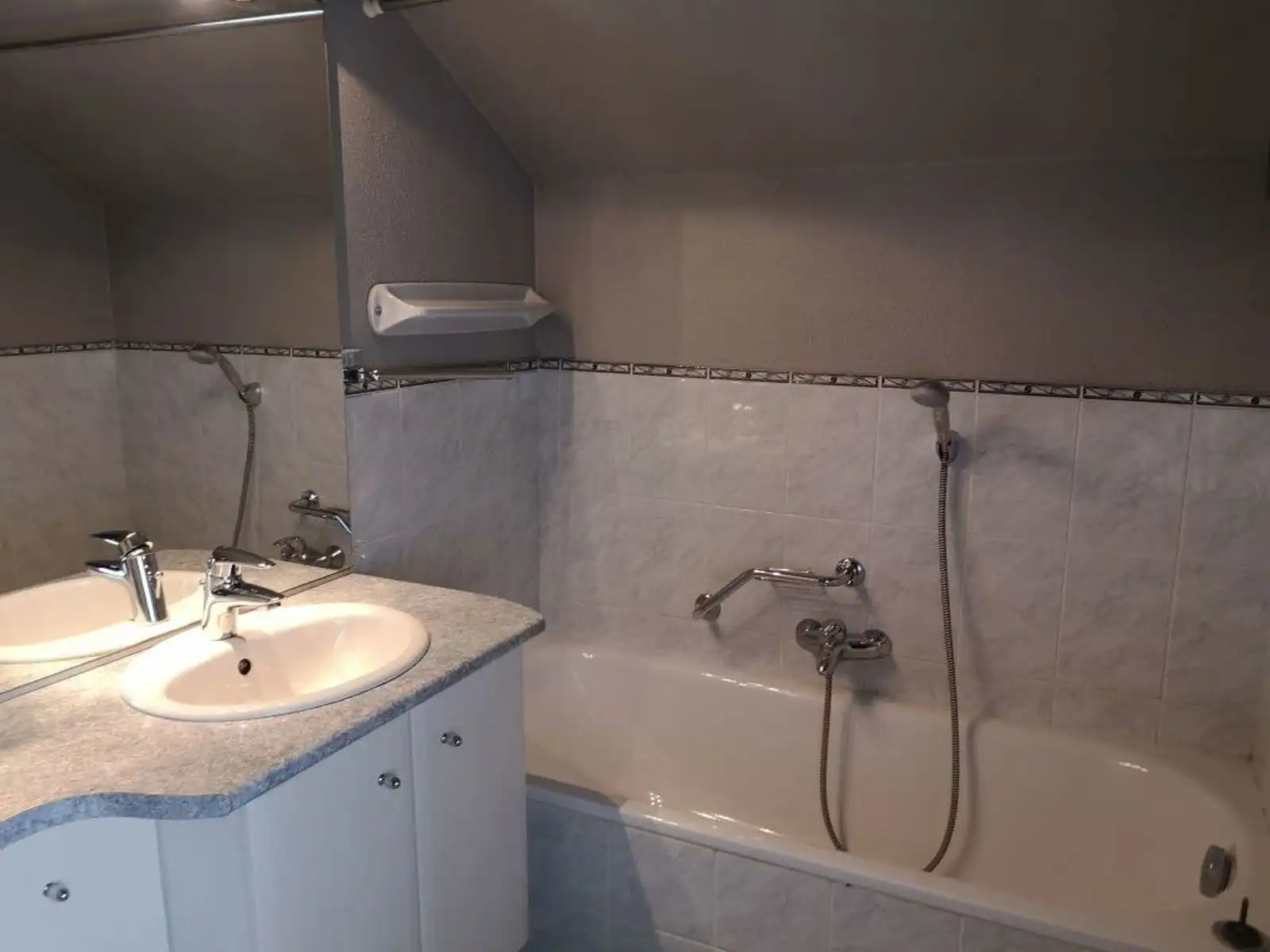 Mooi gelegen gezinswoning foto 15