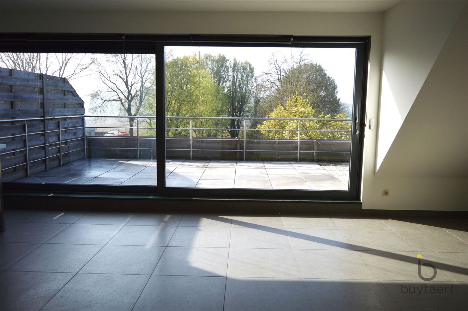 Appartement met één slaapkamer en prachtig terras met autoplaats. foto 6