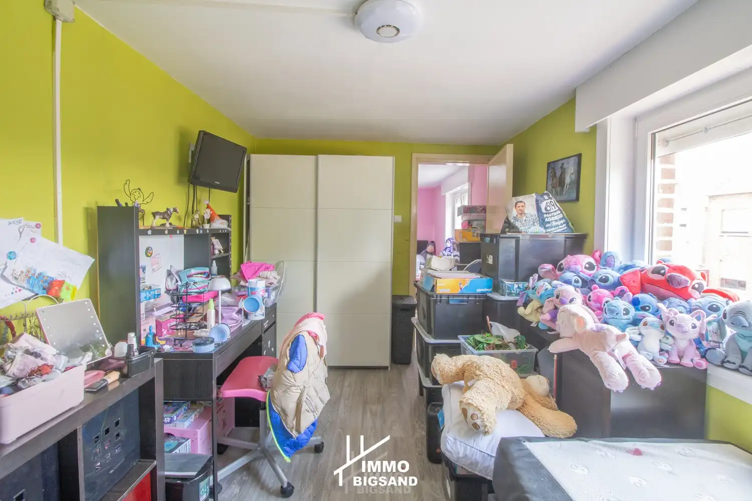 Halfopen woning met 4 slaapkamers, zijwaartse diepe oprit met garage en ruime tuin op 385 m² te Gullegem foto 14