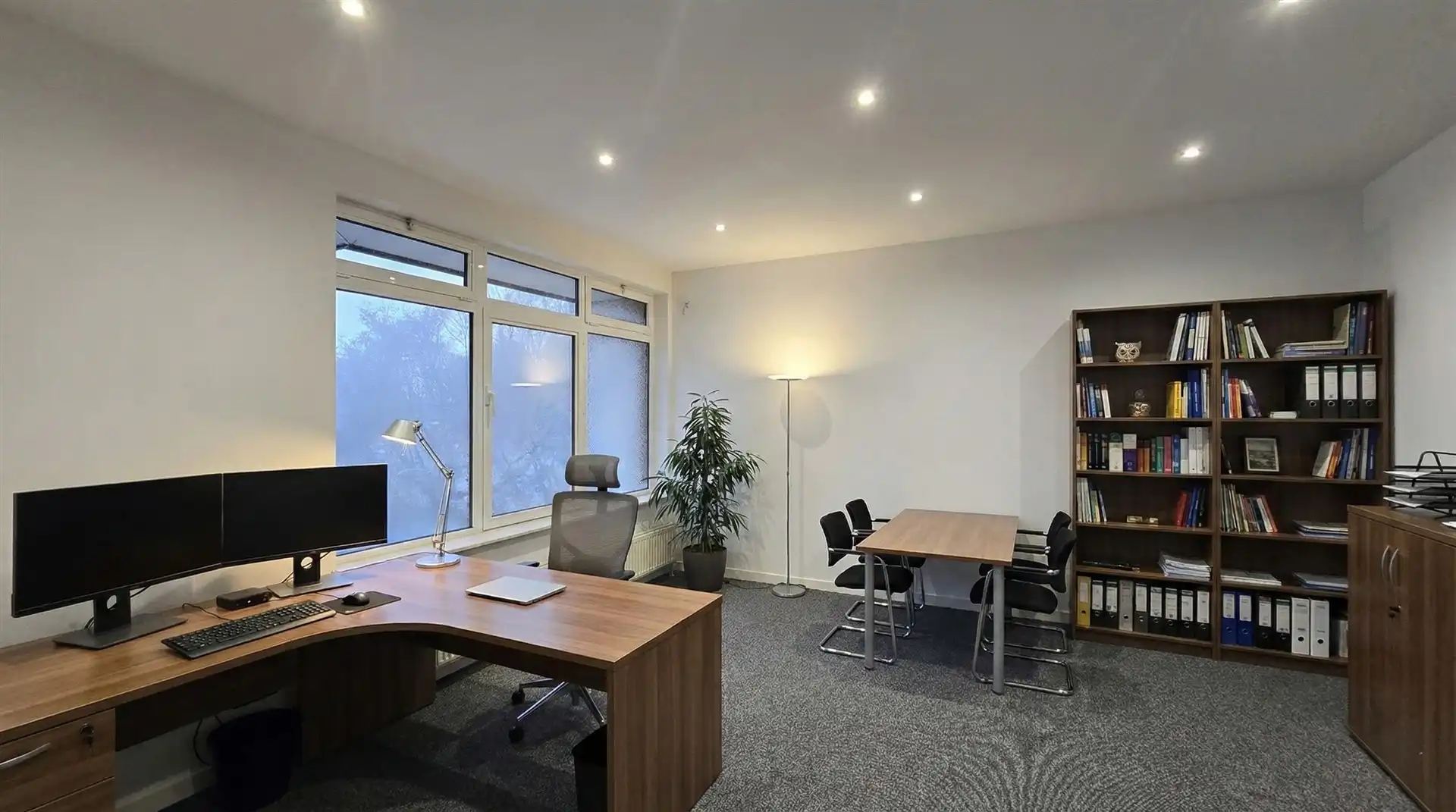 Karaktervol kantoorpand met uitzonderlijke visibiliteit in Herent foto 15