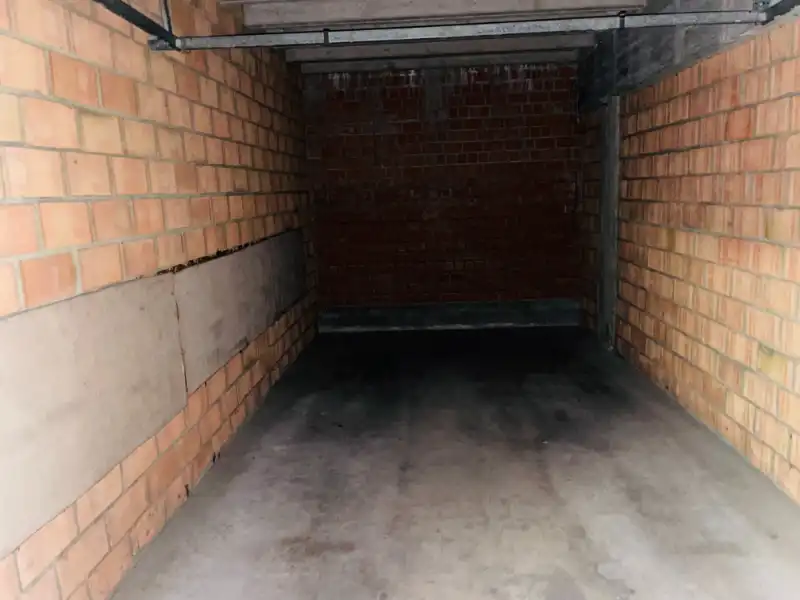 Privatieve garagebox foto 3