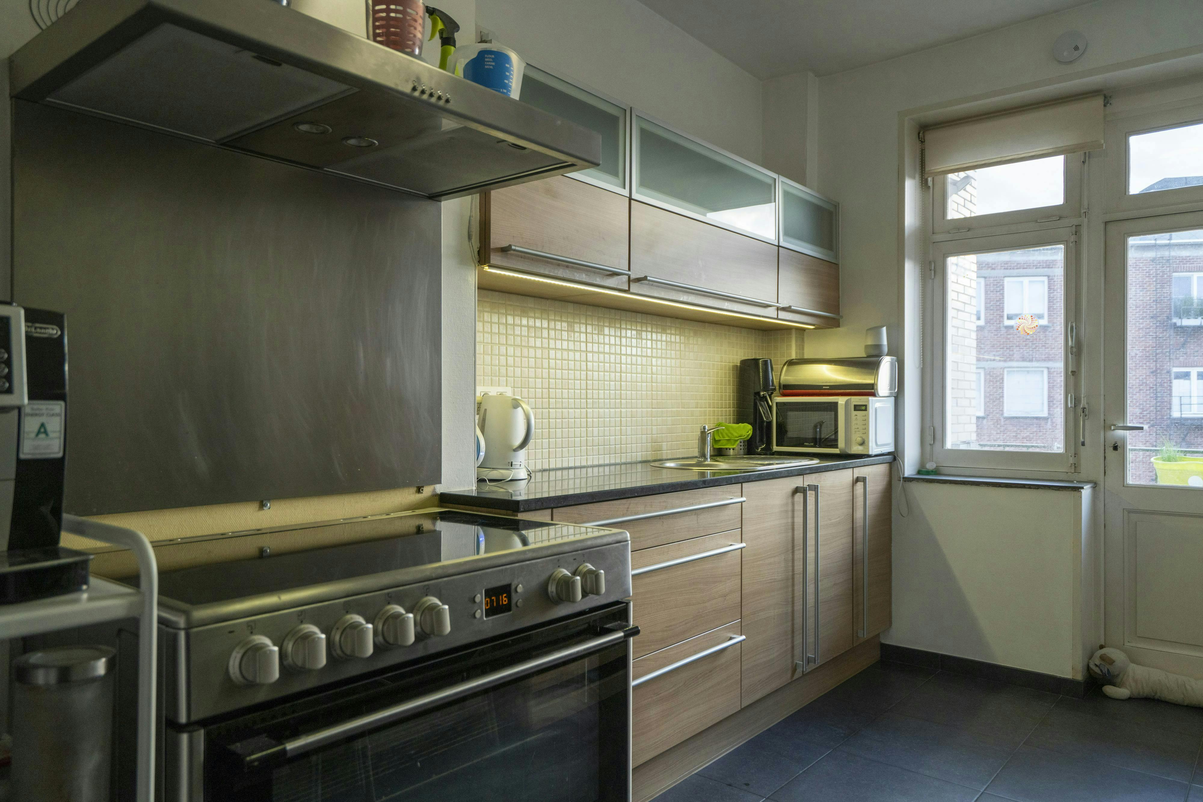 Ruim appartement met 2 slaapkamers in hartje Kortrijk foto 15