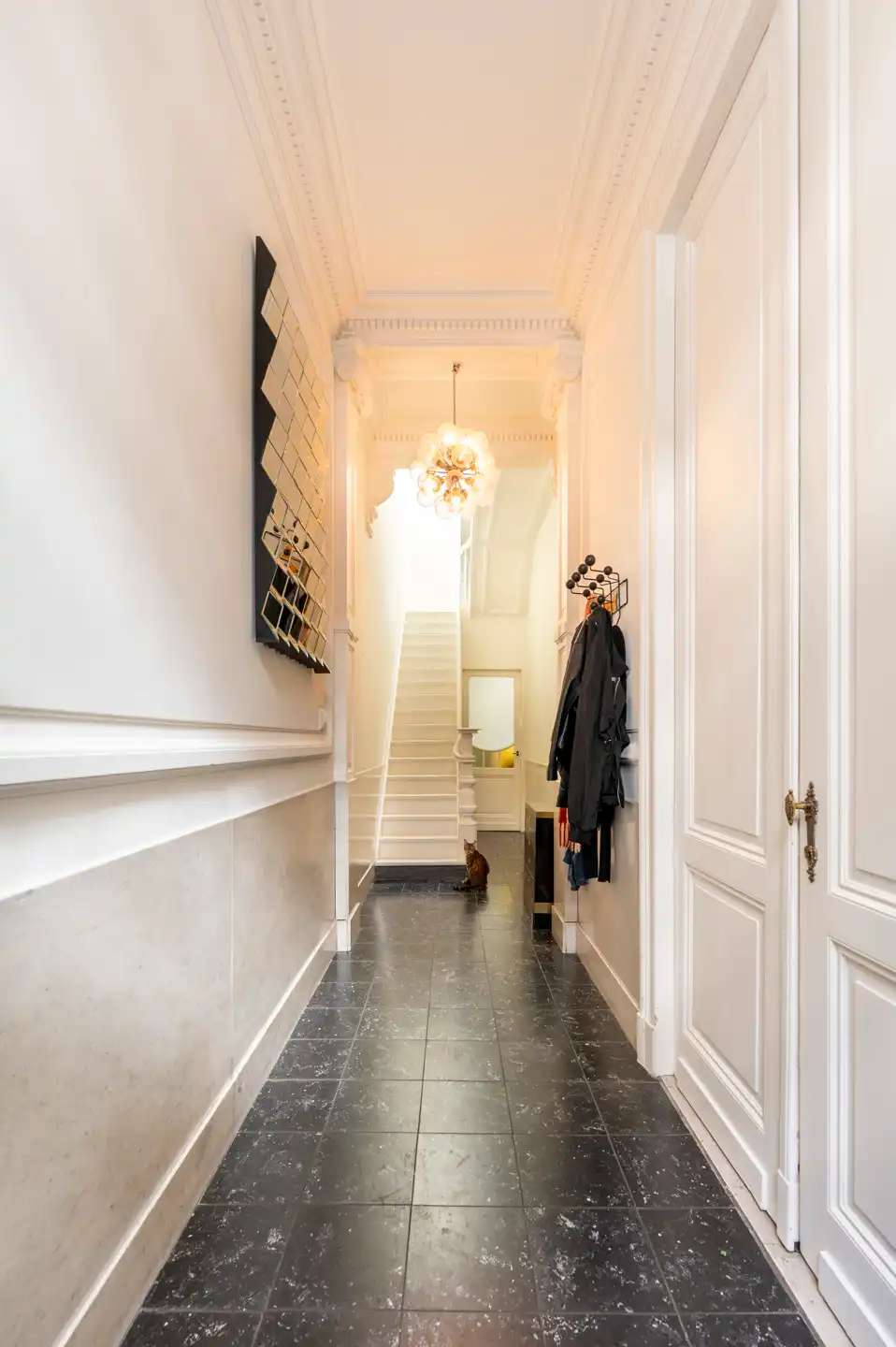 ANTWERPEN HARMONIE. Herenhuis met karakter, tuin en parking! foto 10