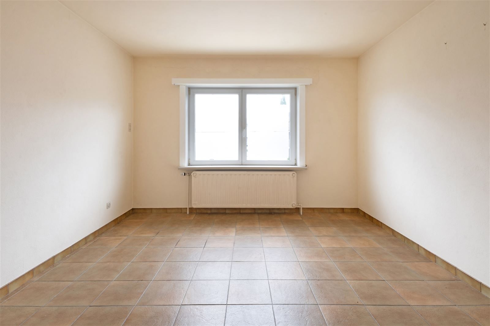 Handelswoning met appartement, garage en parkeerplaats foto 15