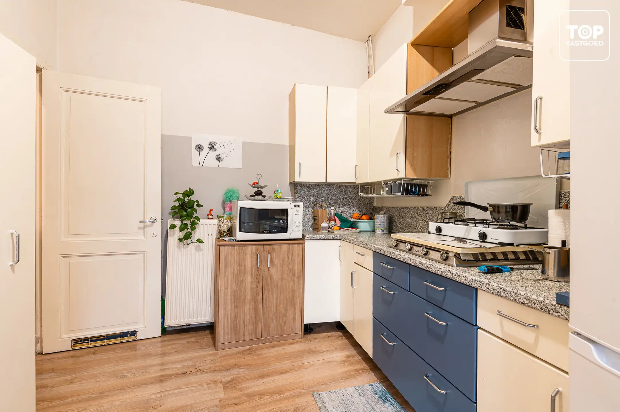 DISCREET Centraal gelegen (opbrengst) eigendom met verhuurd handelsgelijkvloers en 2-slaapkamer woonst foto 15