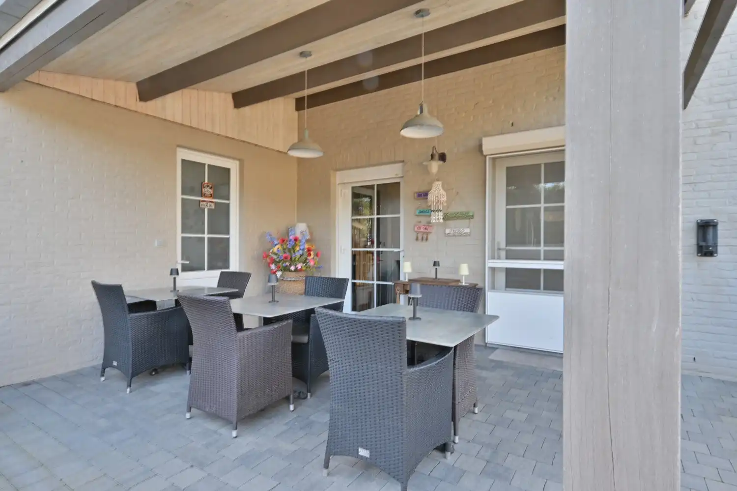 Karaktervolle woning met B&B in Veldwezelt foto 36