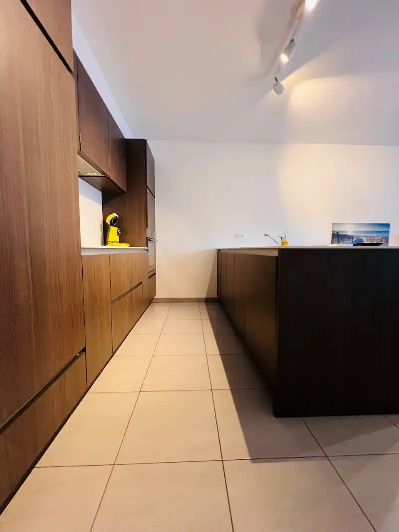 Ruim 3-kamer appartement met groot terras in het centrum van Wenduine foto 7