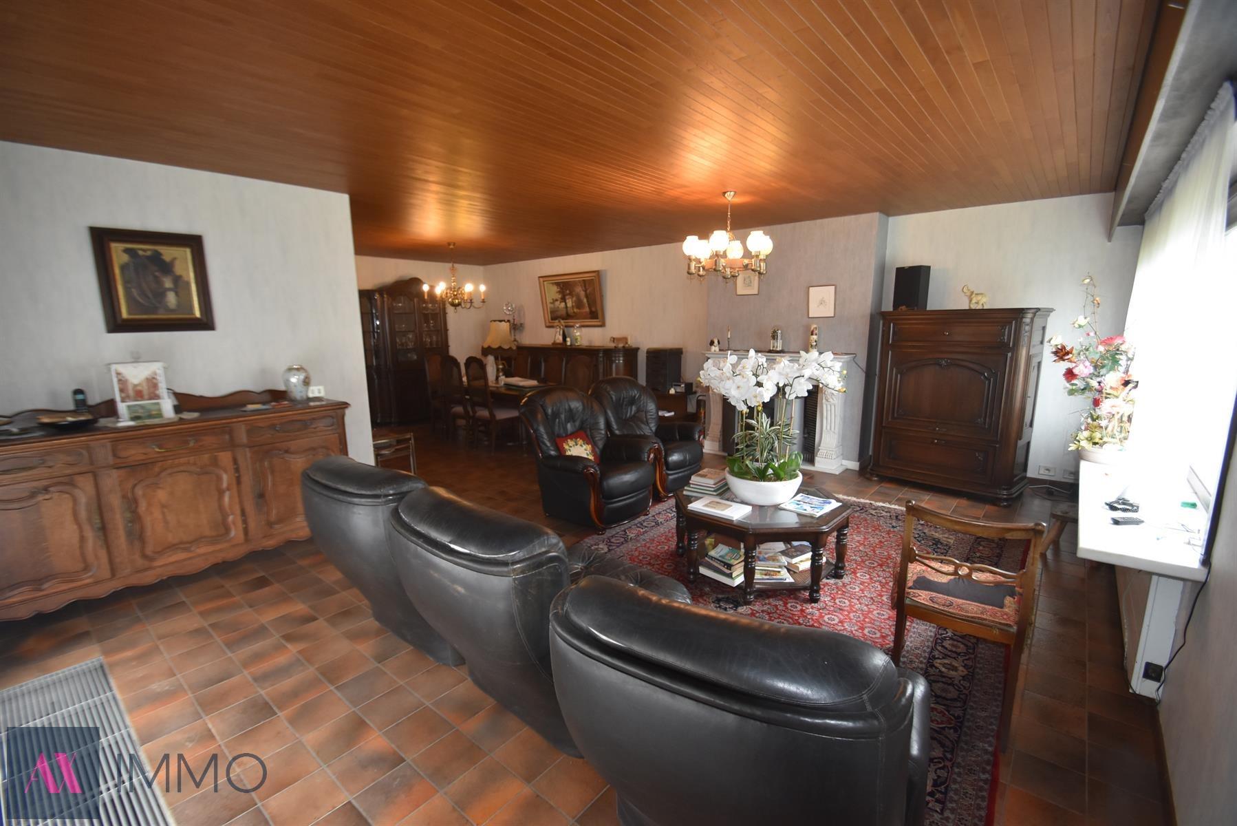 Centr. en rustig gel.woning met 3 slpk., gar., tuin en oprit op 4 are 80 ca foto 5