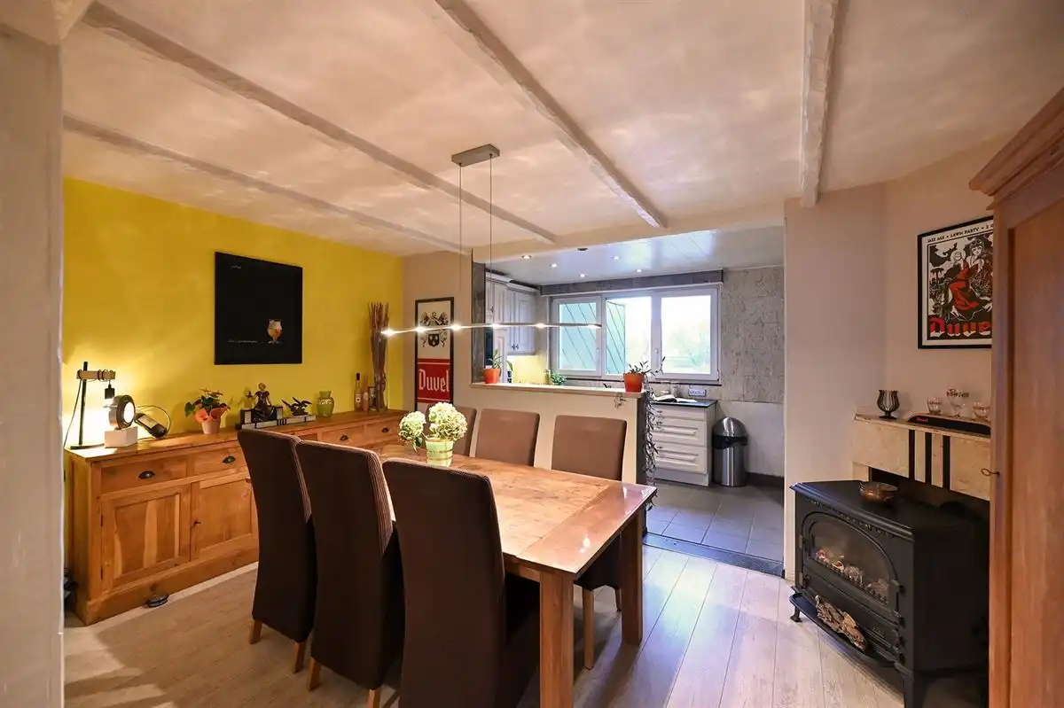 Ruime woning met veel mogelijkheden foto 2