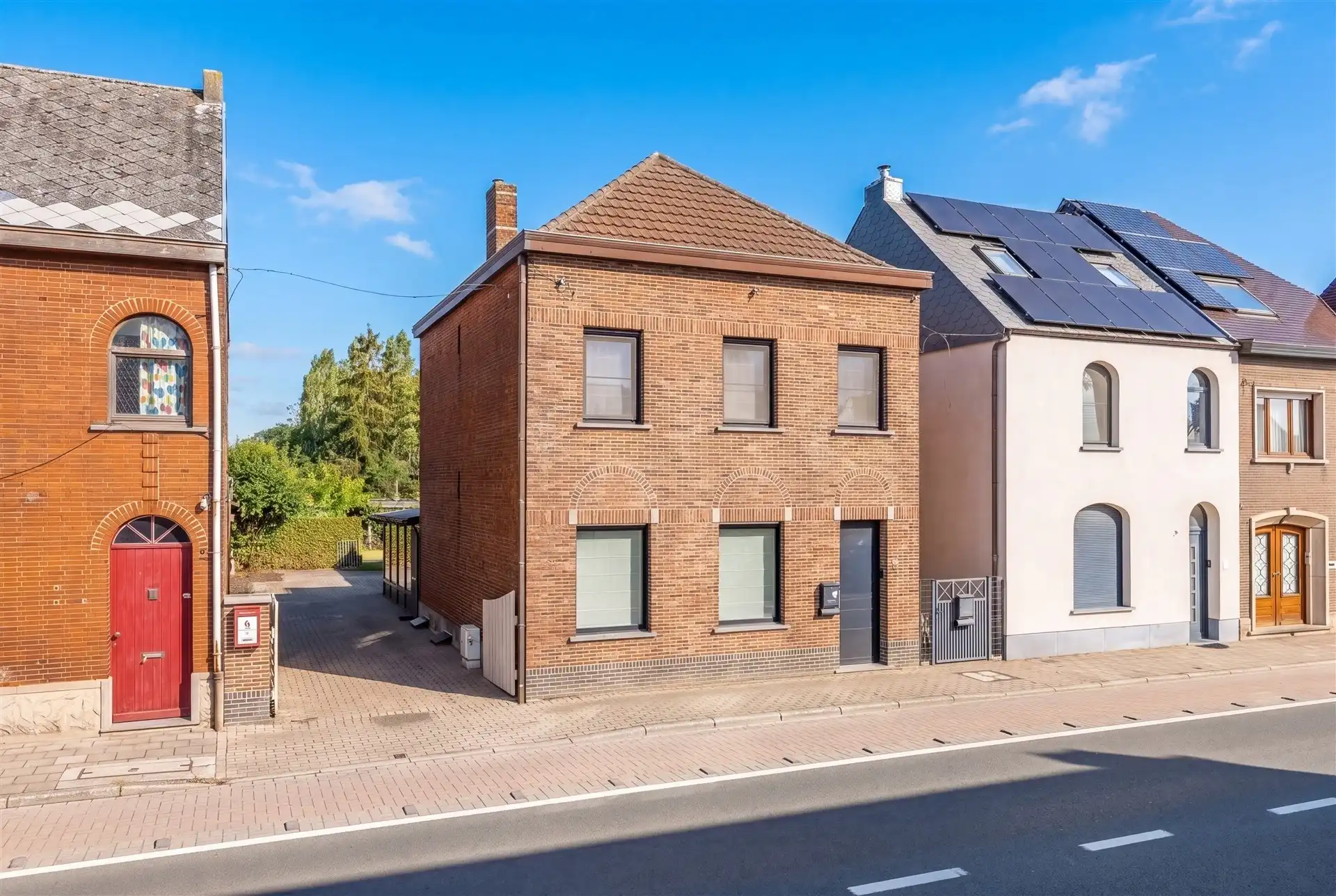 Interessante woning met prachtige tuin in Wichelen. foto 2