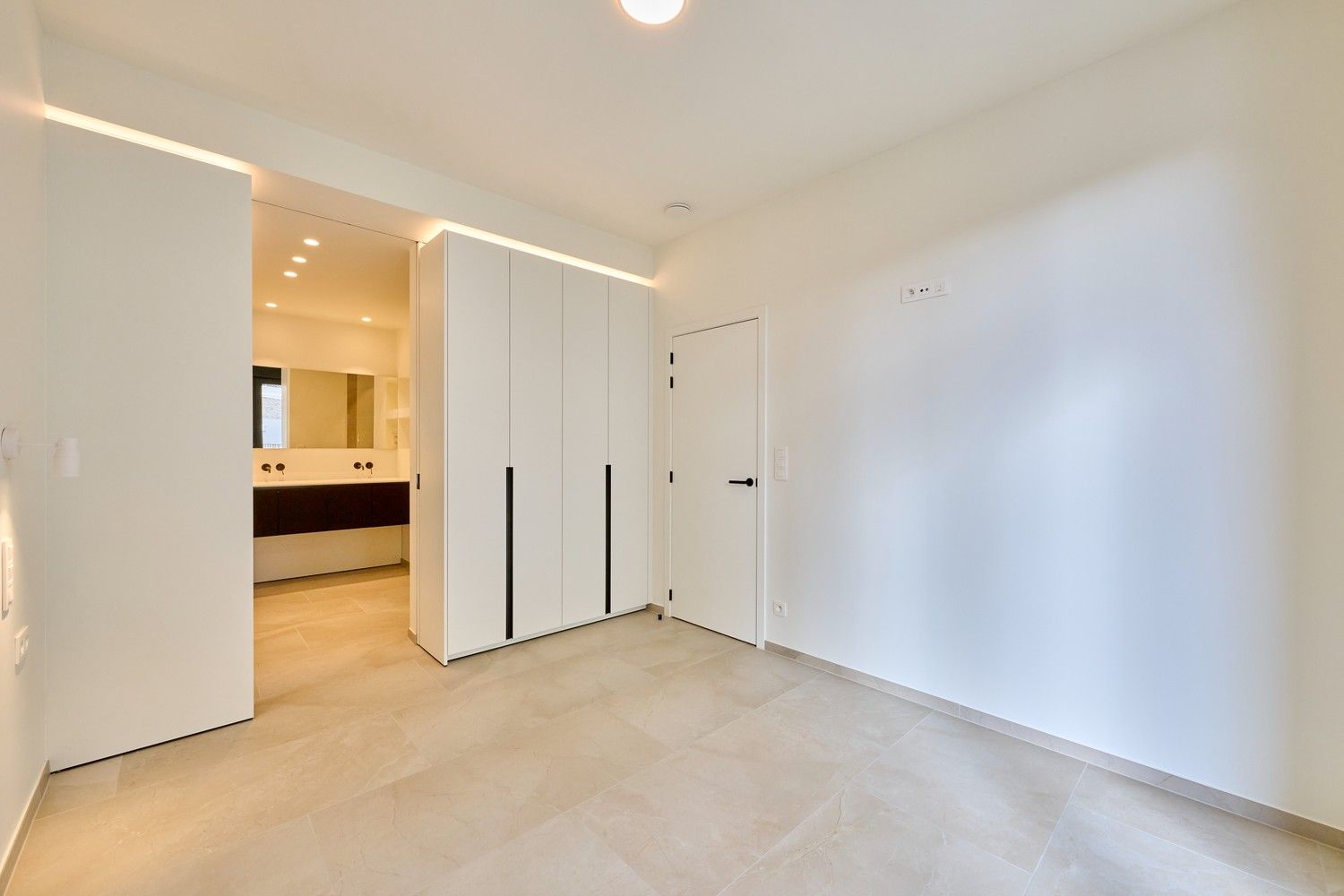 Uitstekend gelegen state-of-the-art appartement met oog voor design en comfort foto 14