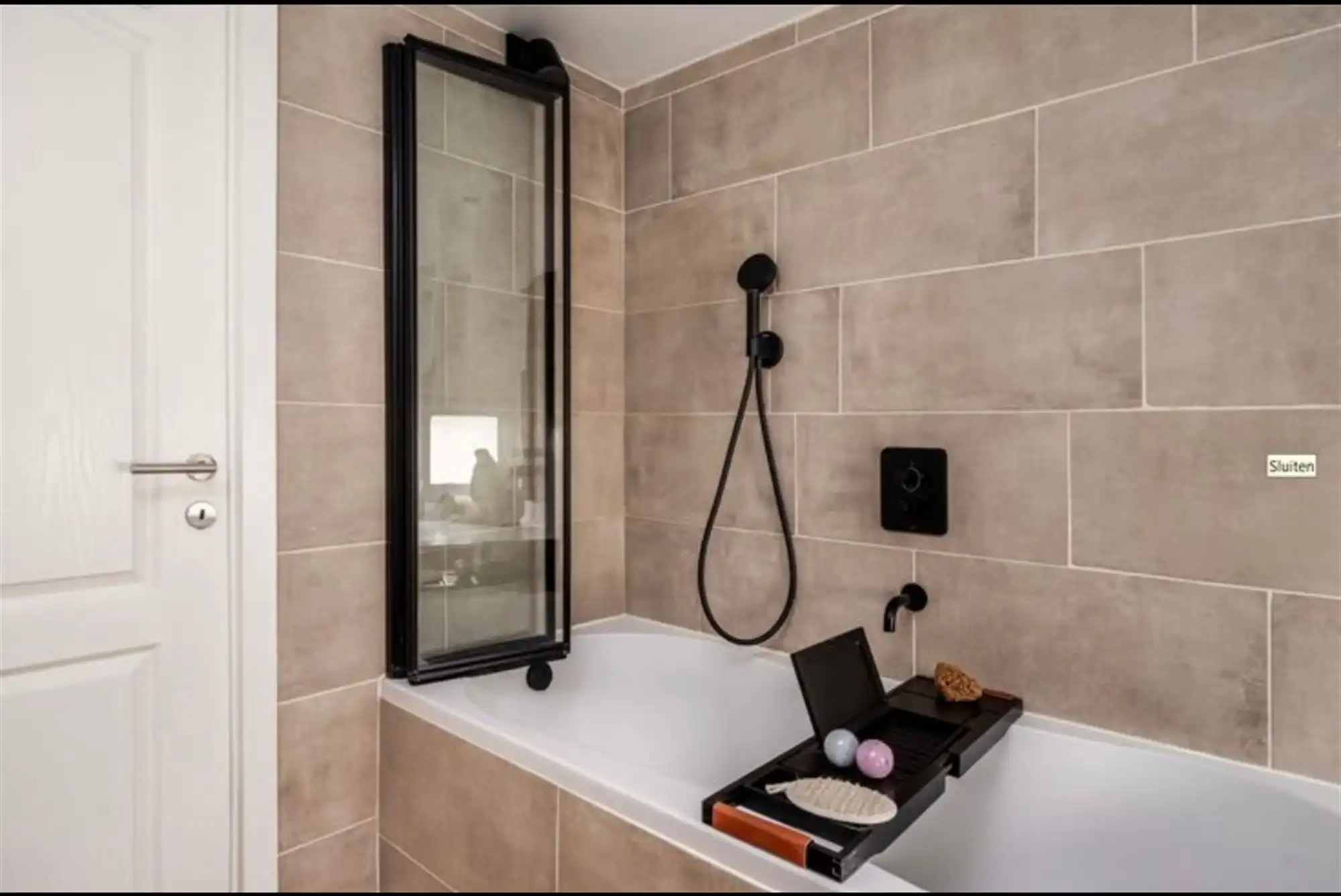 Gezellig huis met zuidgericht terras aan Berchem Station foto 12