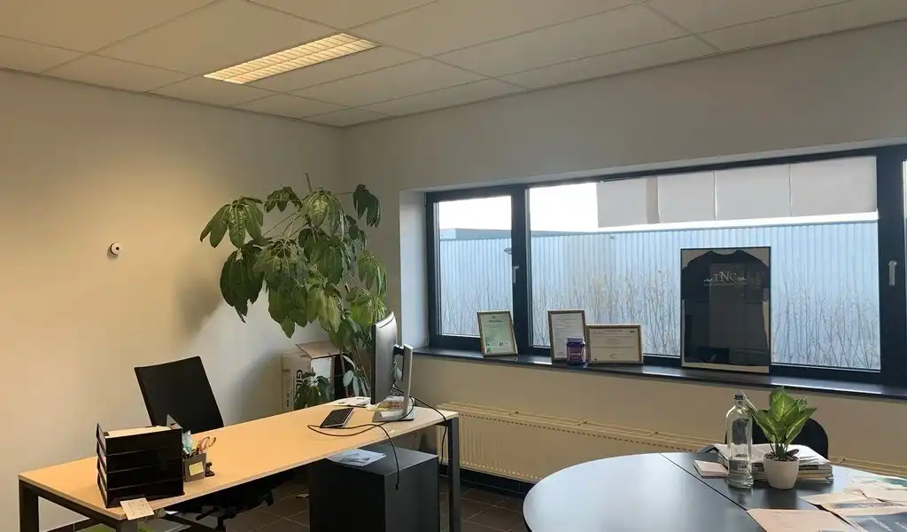 Kantoorruimte te huur vlakbij E313 in Geel foto 4